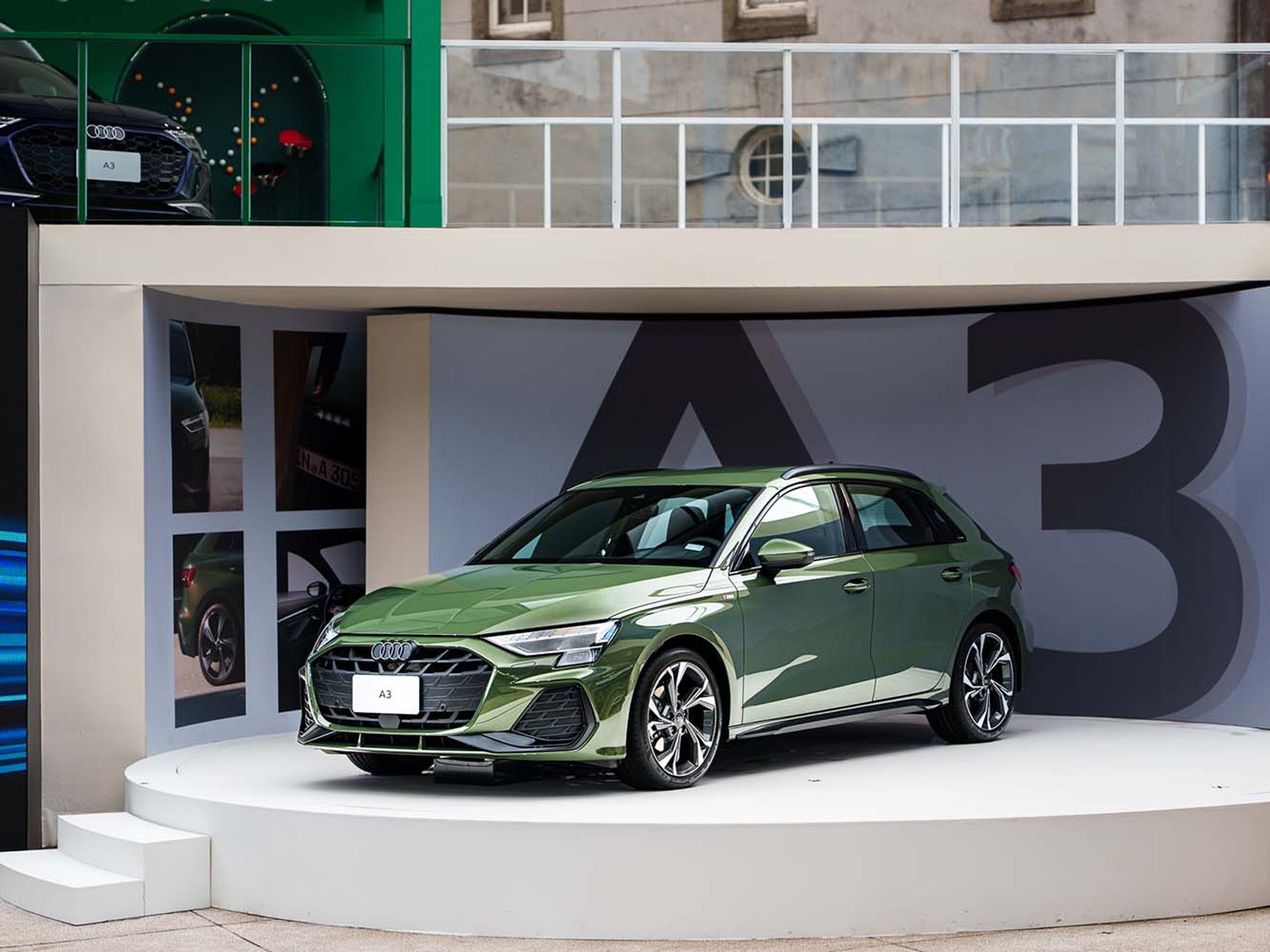 AUDI A3全新的軍裝綠車色。