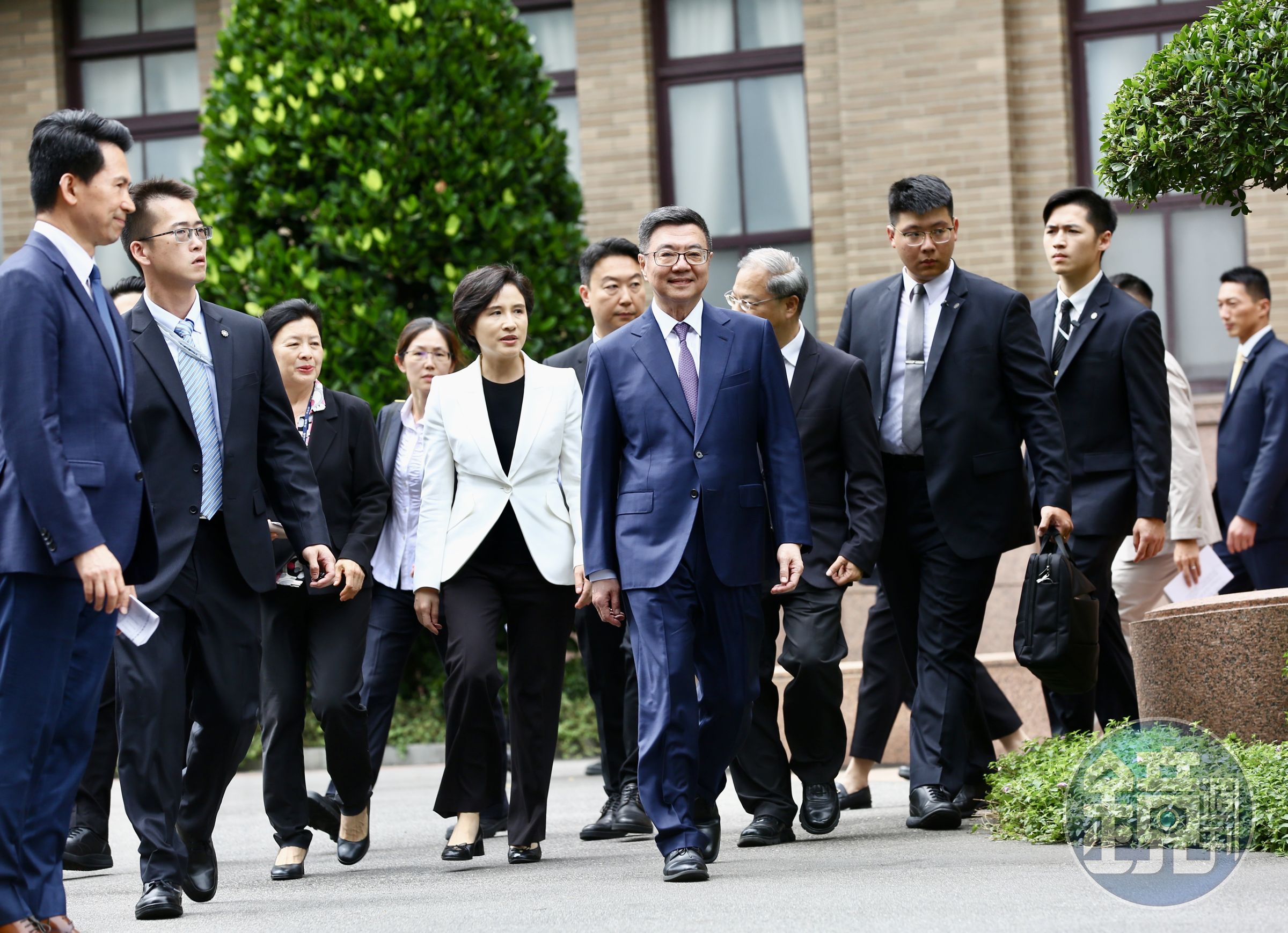 行政院長卓榮泰指出,他將秉持誠意溝通、人民優先,展現行政團隊解決問題能力與協調,且未來會優先推出沒有爭議的福國利民法案。
