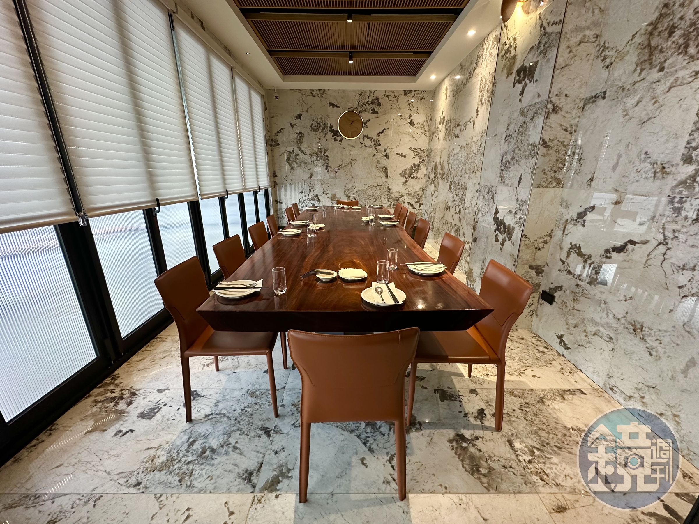 餐廳有多間獨立包廂，提供不同人數的聚餐需求。