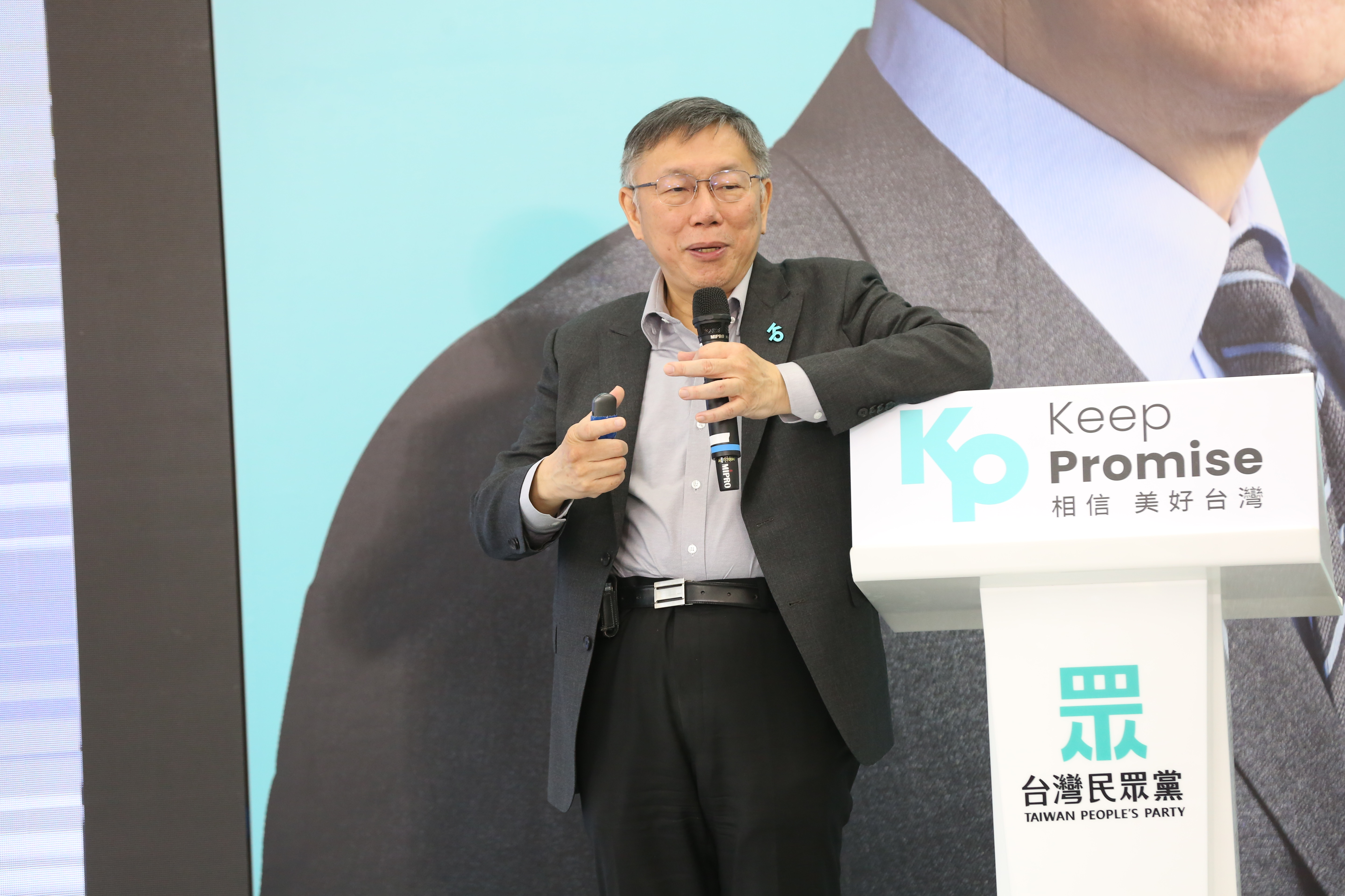 柯文哲在專訪中直言，邦交國數量是種迷思，他的態度是自然就好，即使數量降到0也沒關係。（本刊資料照）