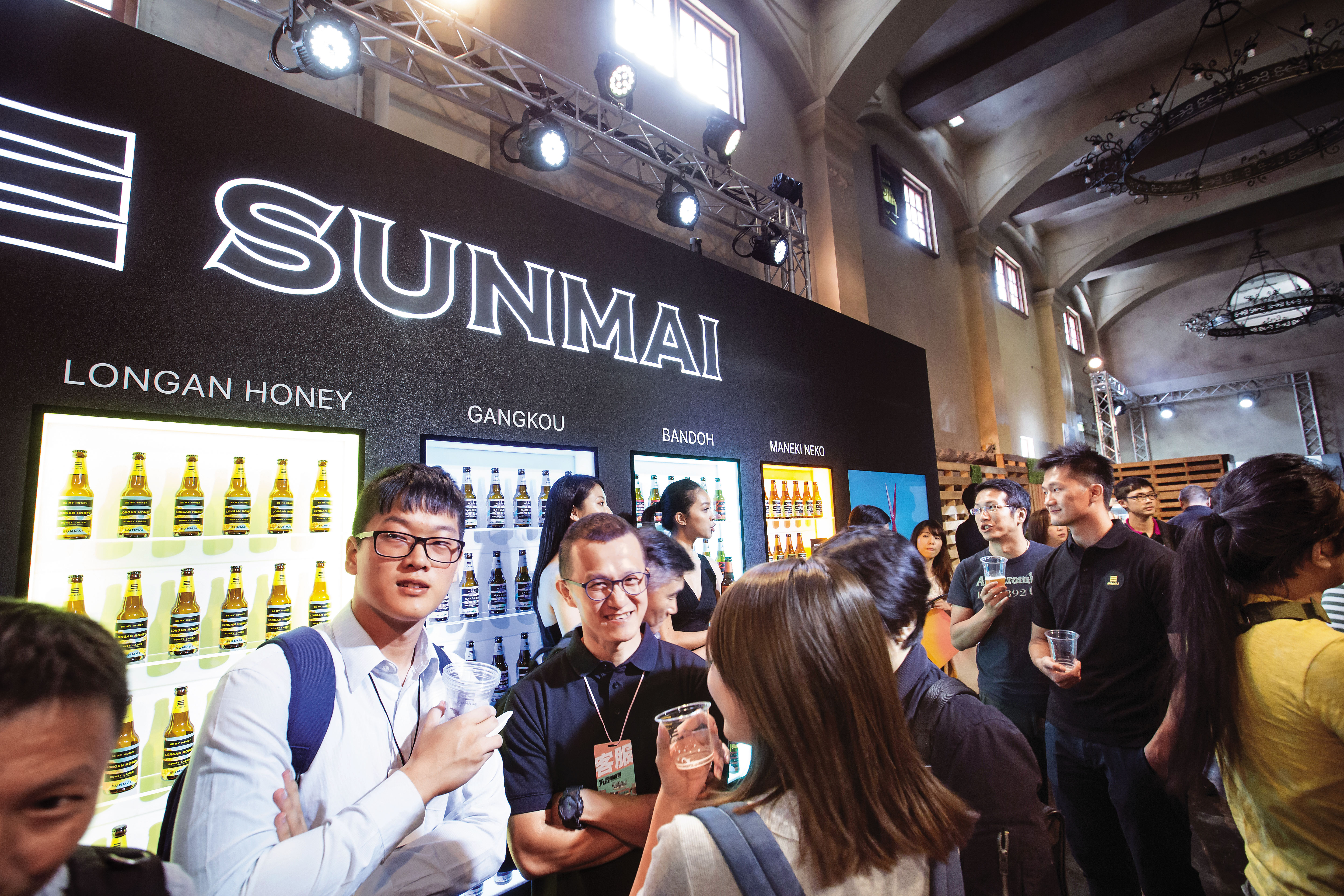 沒有大集團撐腰的餐飲業者，吹起一股上市熱，盼藉完善薪酬制度，吸引人才加入。