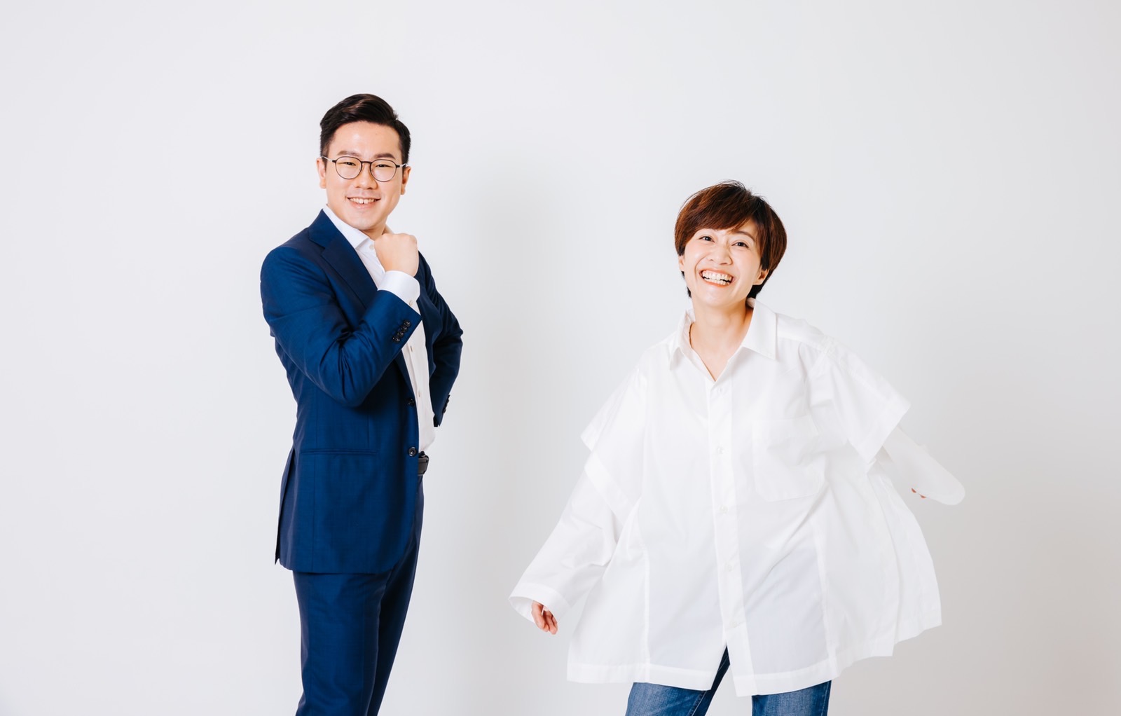 聲樂家朱育陞（左）在陳婉婷的邀約下客串演出舞台劇《熱天酣眠》。（阮劇團提供）