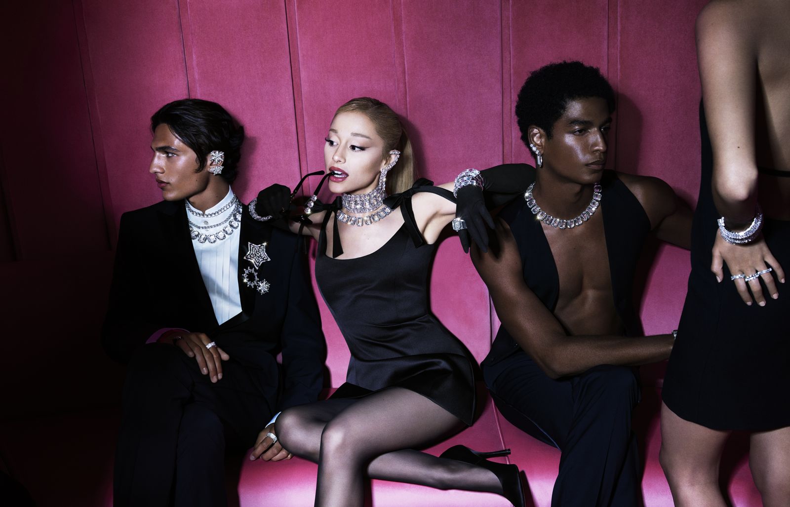 Ariana Grande找你一起派對　SWAROVSKI閃亮整個12月