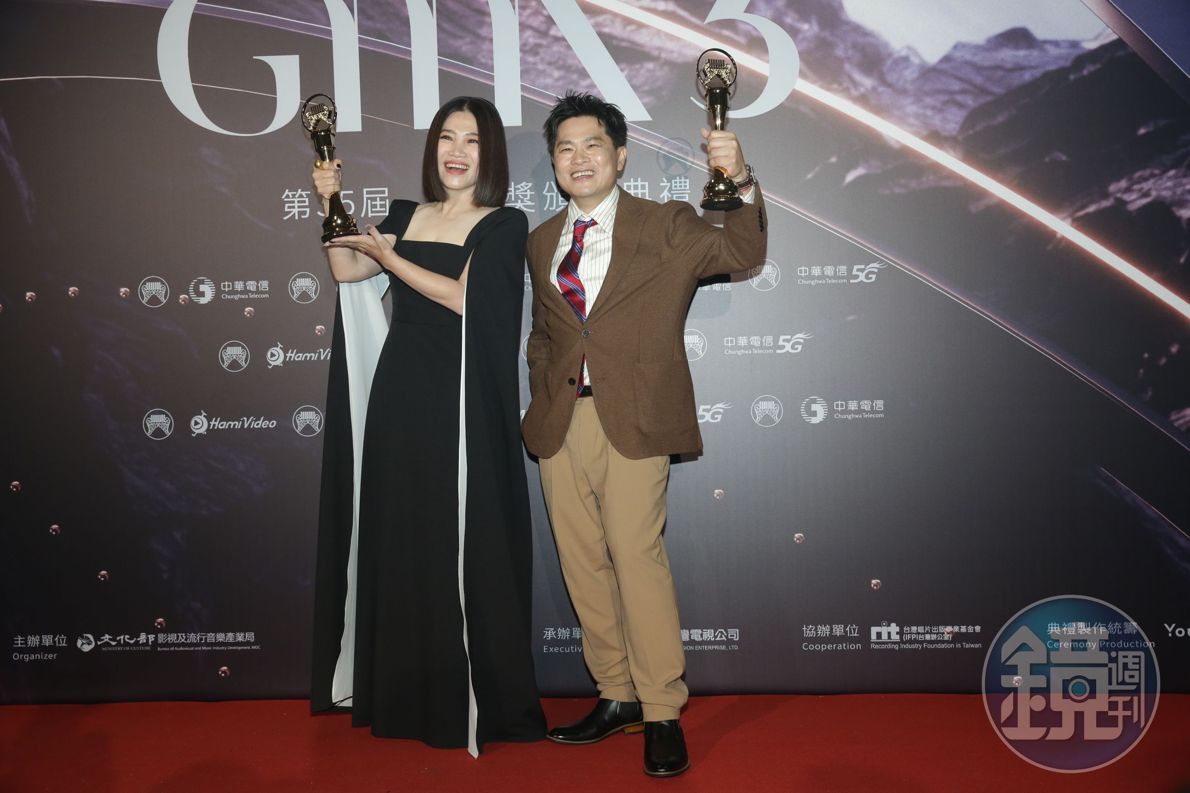 台語歌王蘇明淵、台語歌后黃妃。