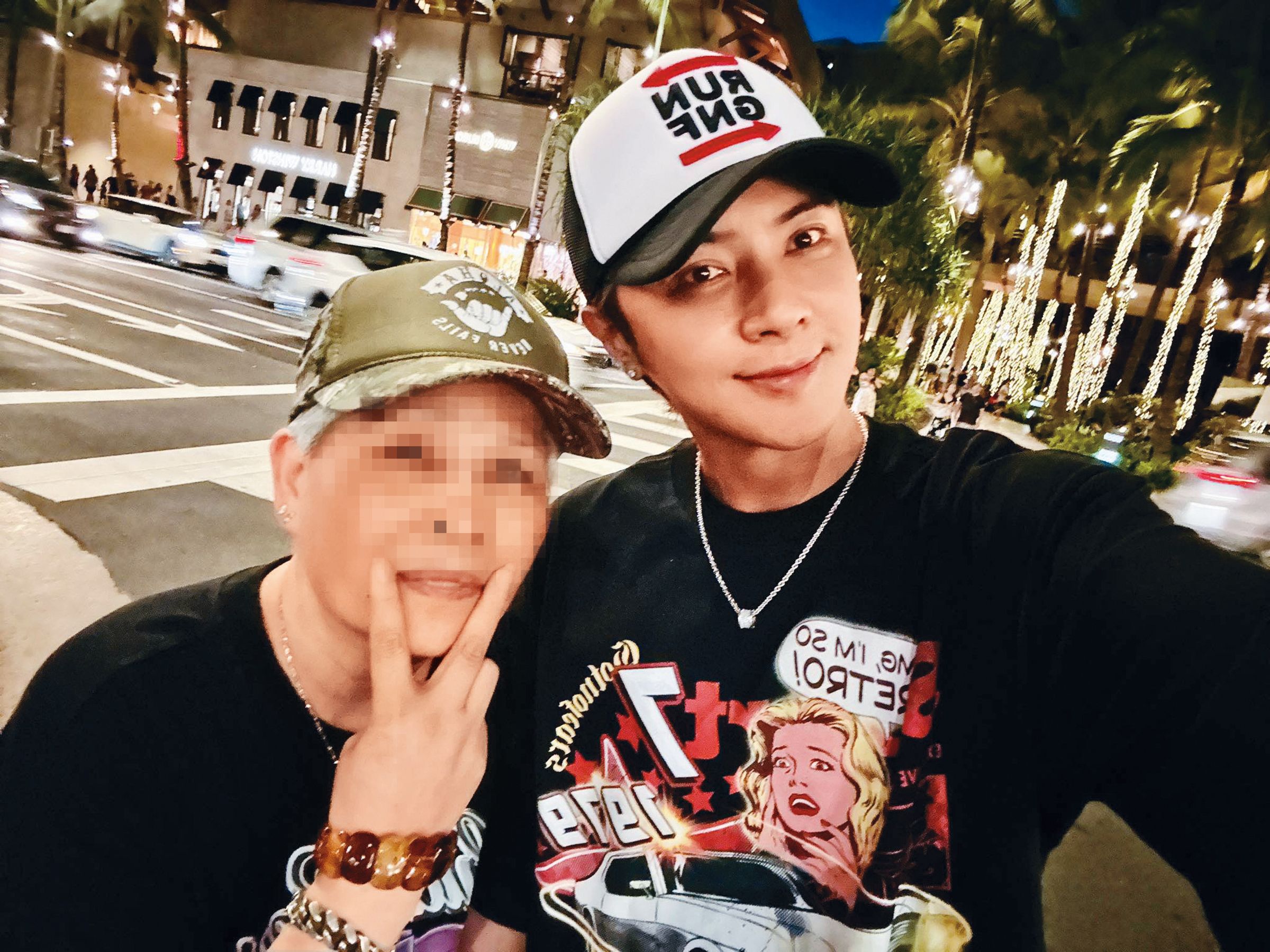 羅志祥(右)爆出媽媽(左)罹患阿茲海默症已3年。(翻攝自羅志祥臉書)