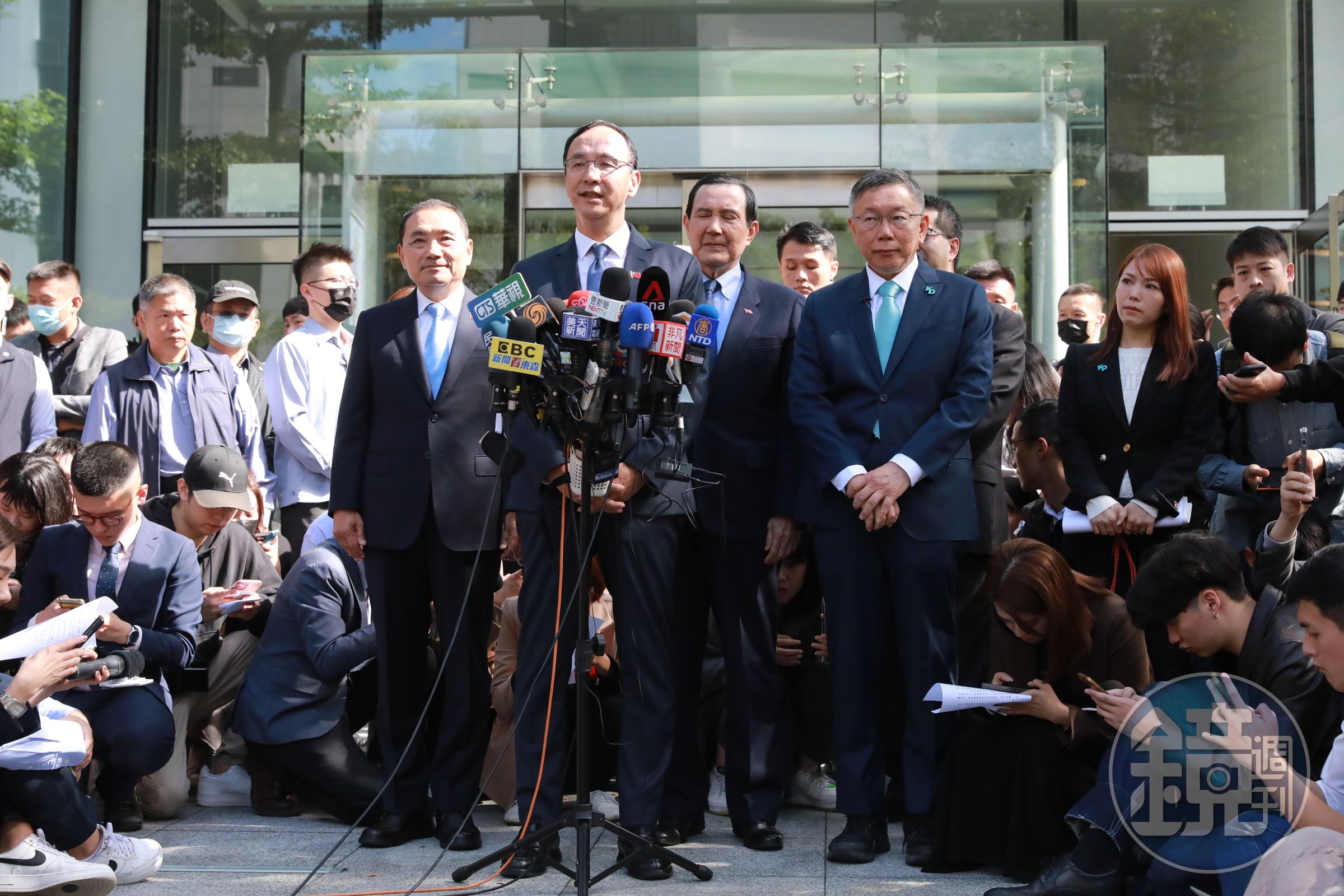 柯文哲坦言「今天我心情很不好，討厭國民黨更痛恨民進黨」。