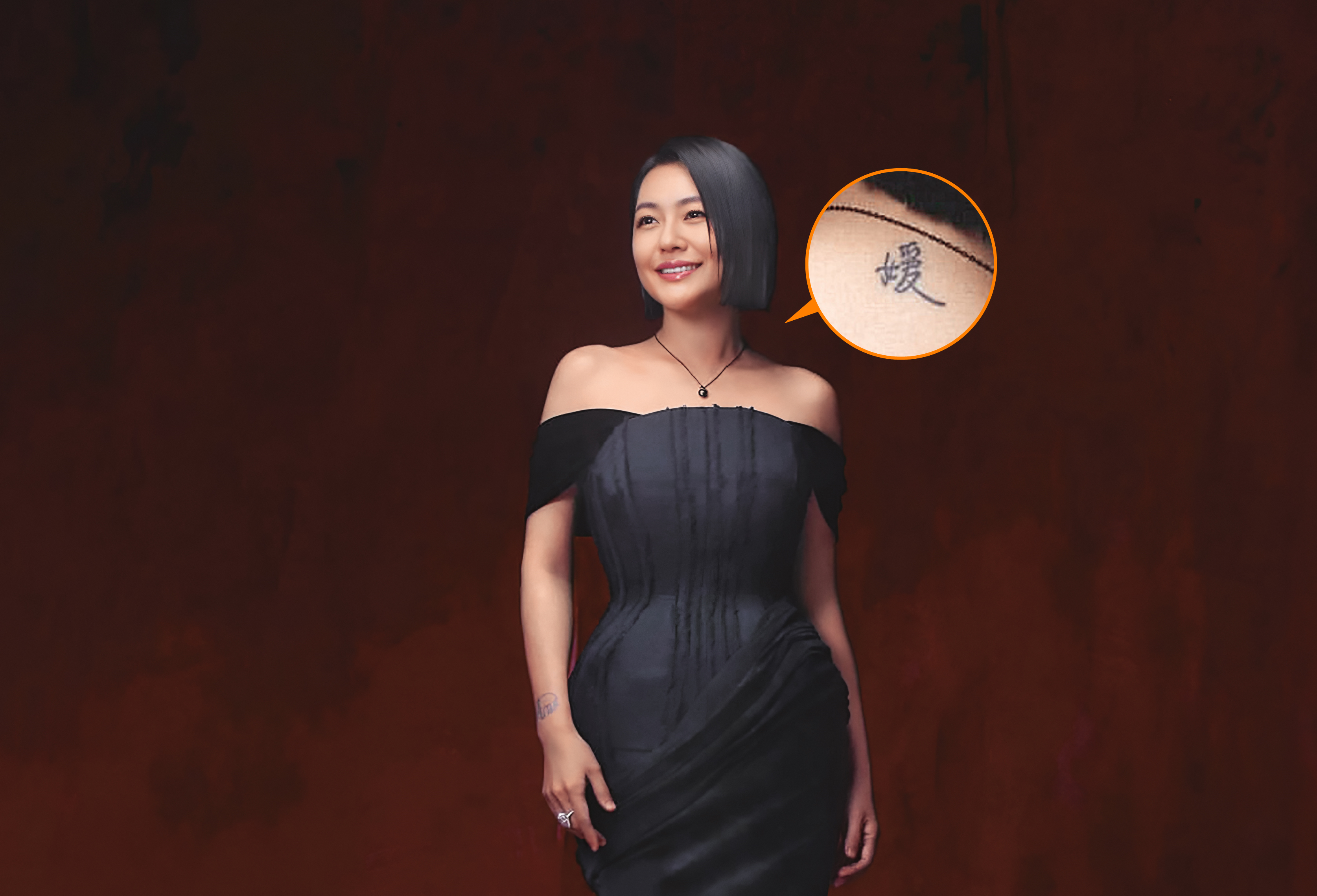 小S去年驚喜現身金鐘獎，秀出脖子後方的「媛」刺青，以此悼念大S。（翻攝自小S IG）