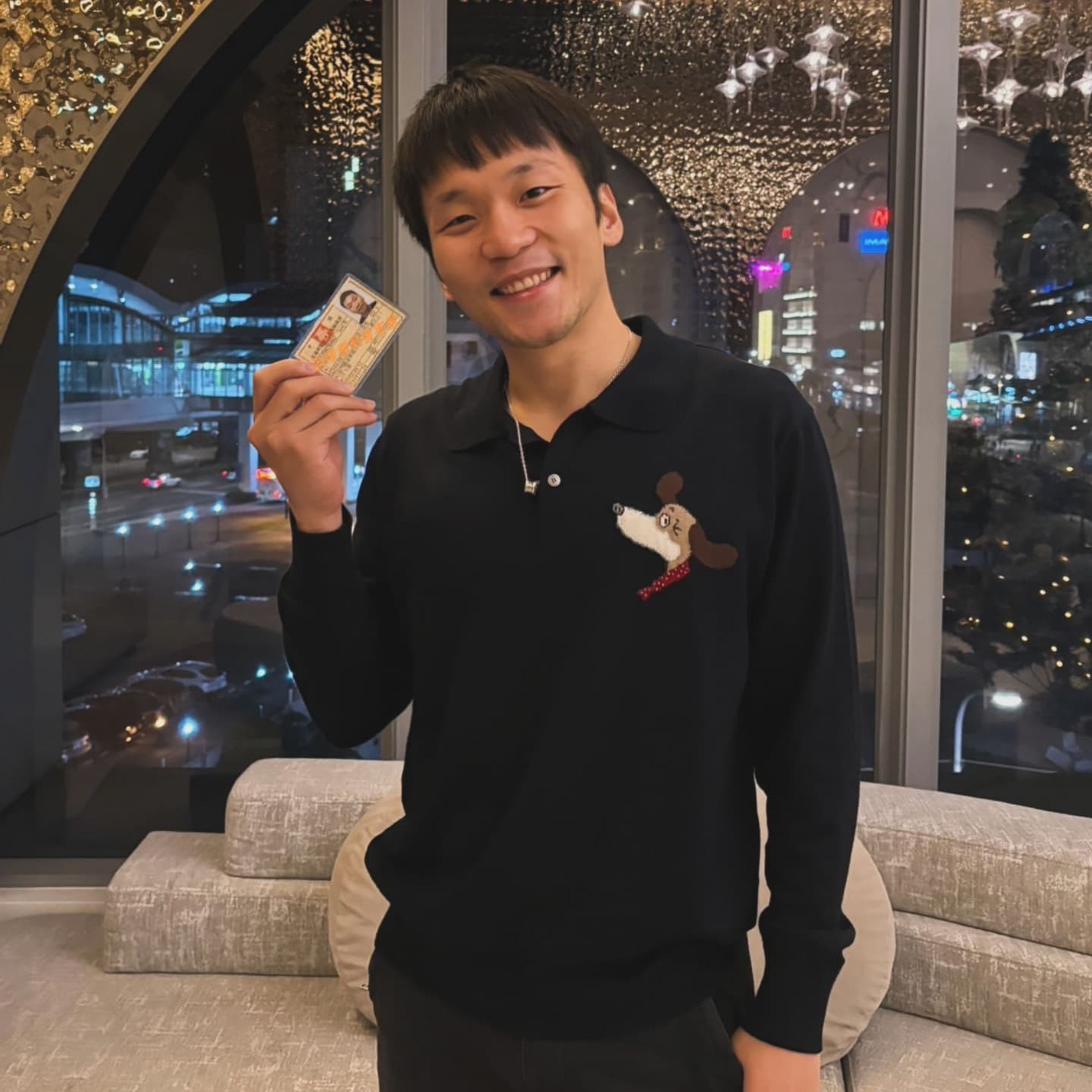 李洋告訴大家自己考到駕照了。(翻攝李洋臉書)