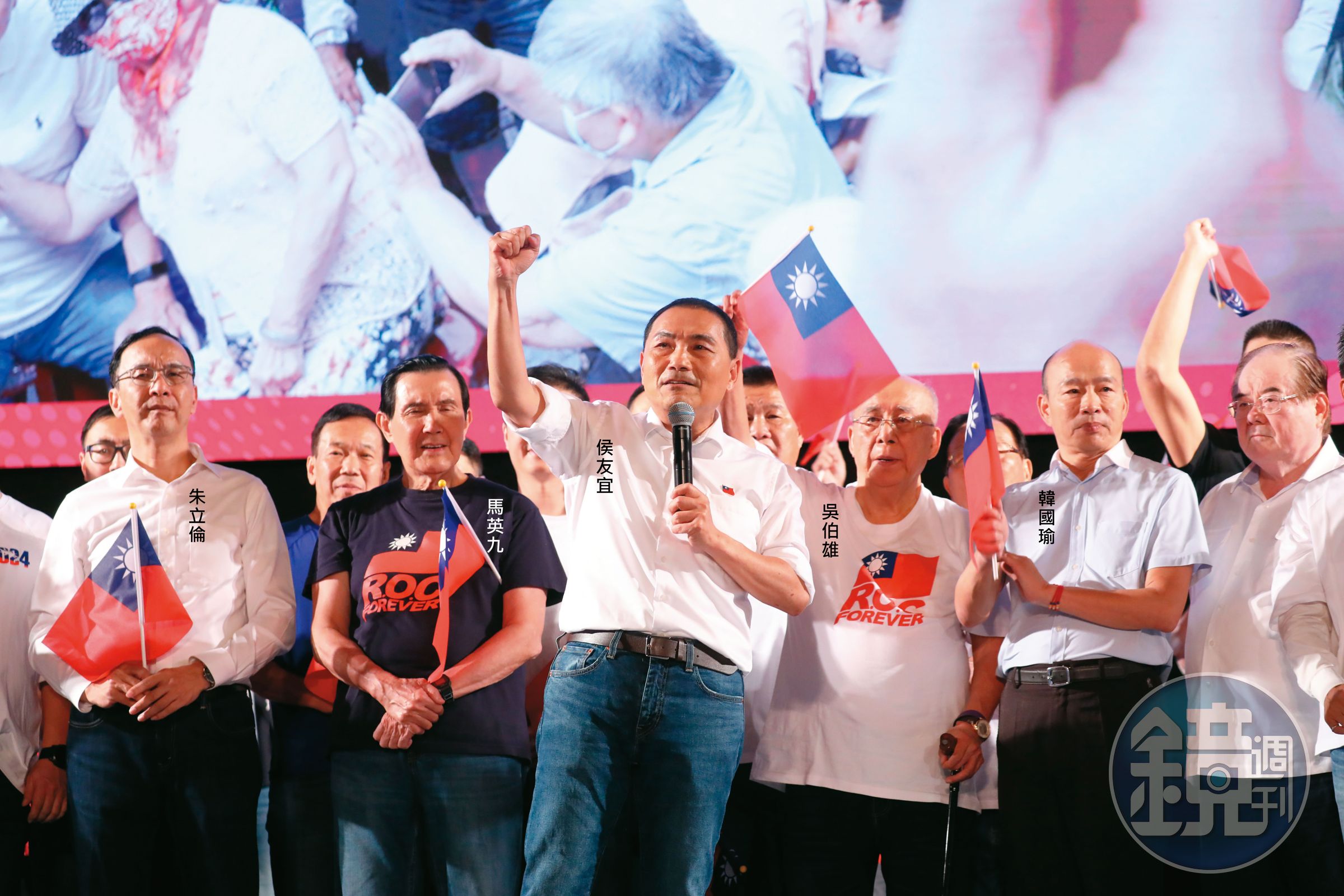 侯友宜首場萬人造勢，包括前總統馬英九、前高雄市長韓國瑜、前主席吳伯雄等黨內大咖都到場，營造大團結氣勢。