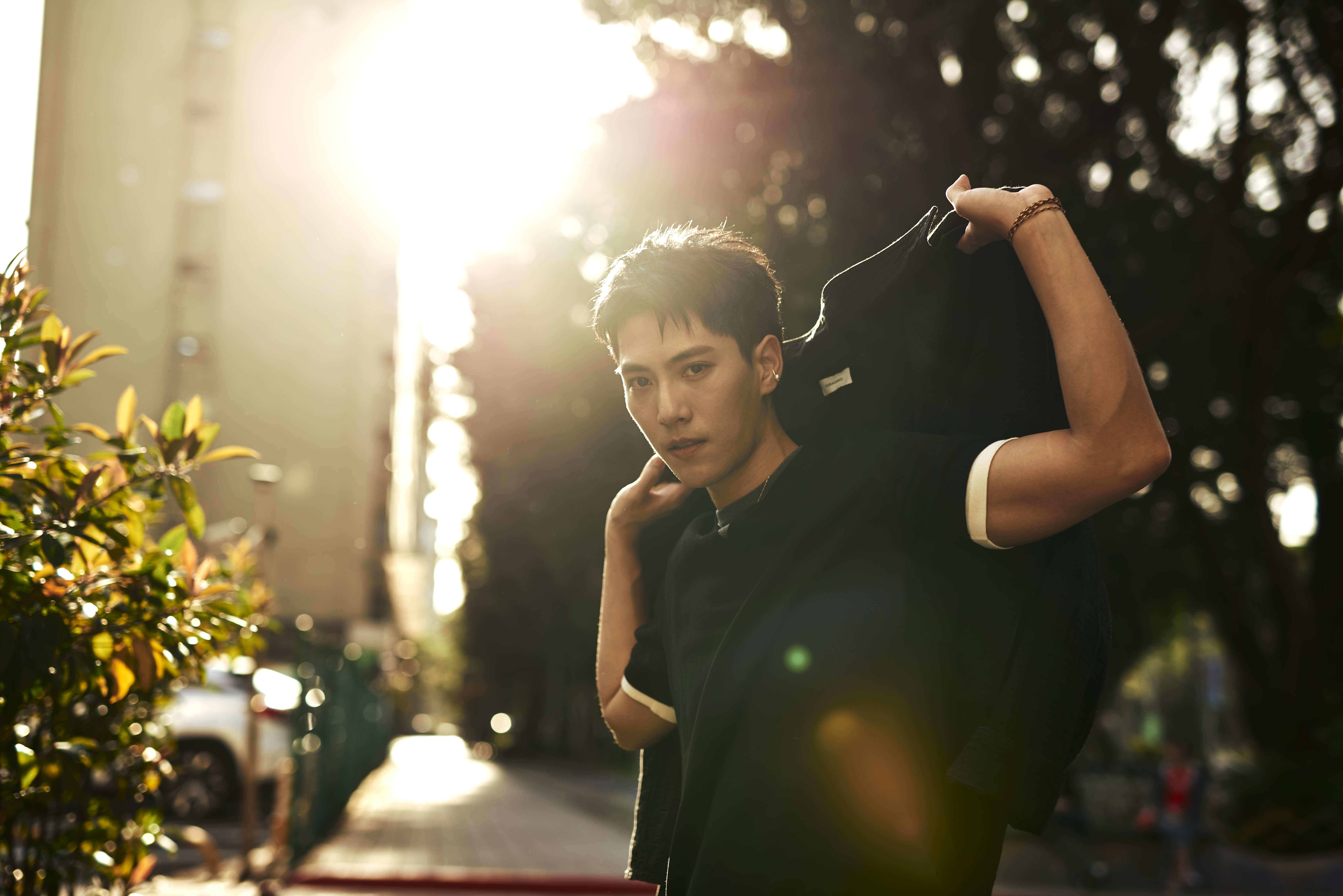 林子閎眉眼一抬就放電，魅力強大不管配誰都有CP感。