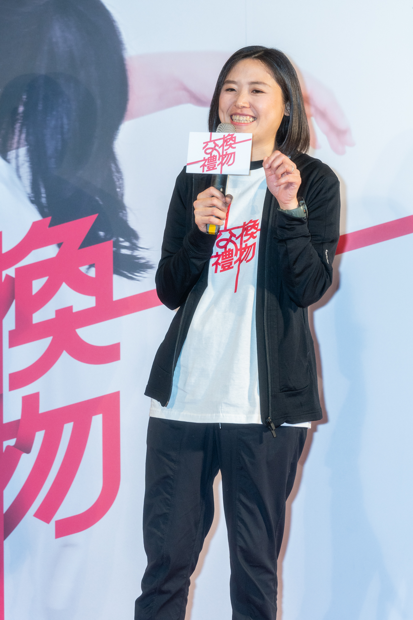 另一位乳癌4期，治癒後又復發，且再度康復的Olga，不僅生龍活虎出現在首映會，還非常擅長自嘲講地獄哏。（双喜提供）