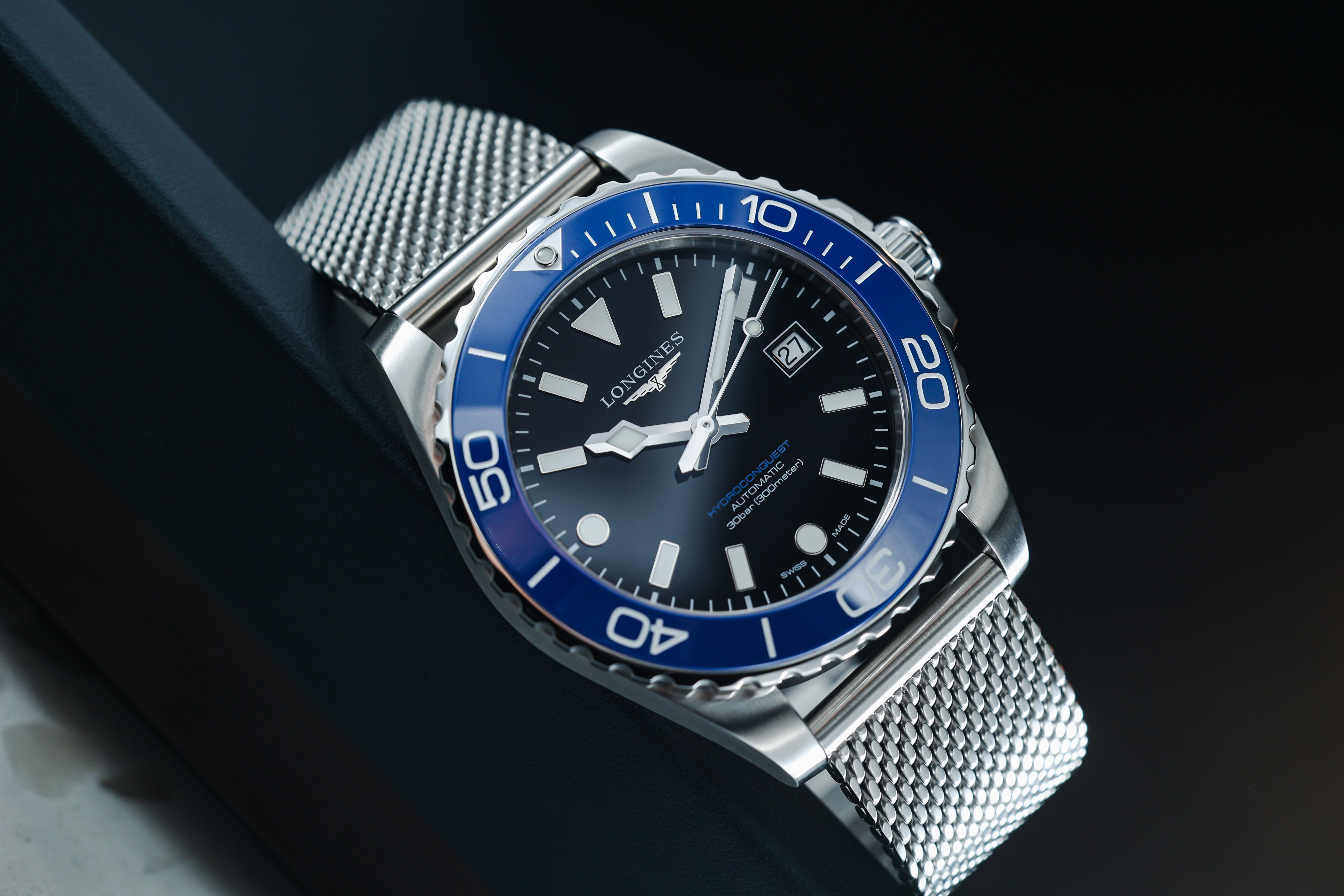 HydroConquest藍色陶瓷圈搭配黑色面盤，米蘭鏈帶，定價NT$72,700。