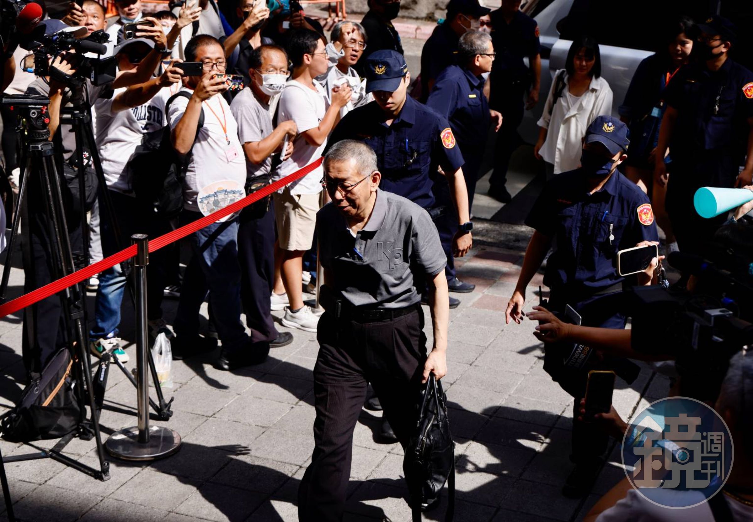 柯文哲昨交保後,今上午再赴北院出庭。