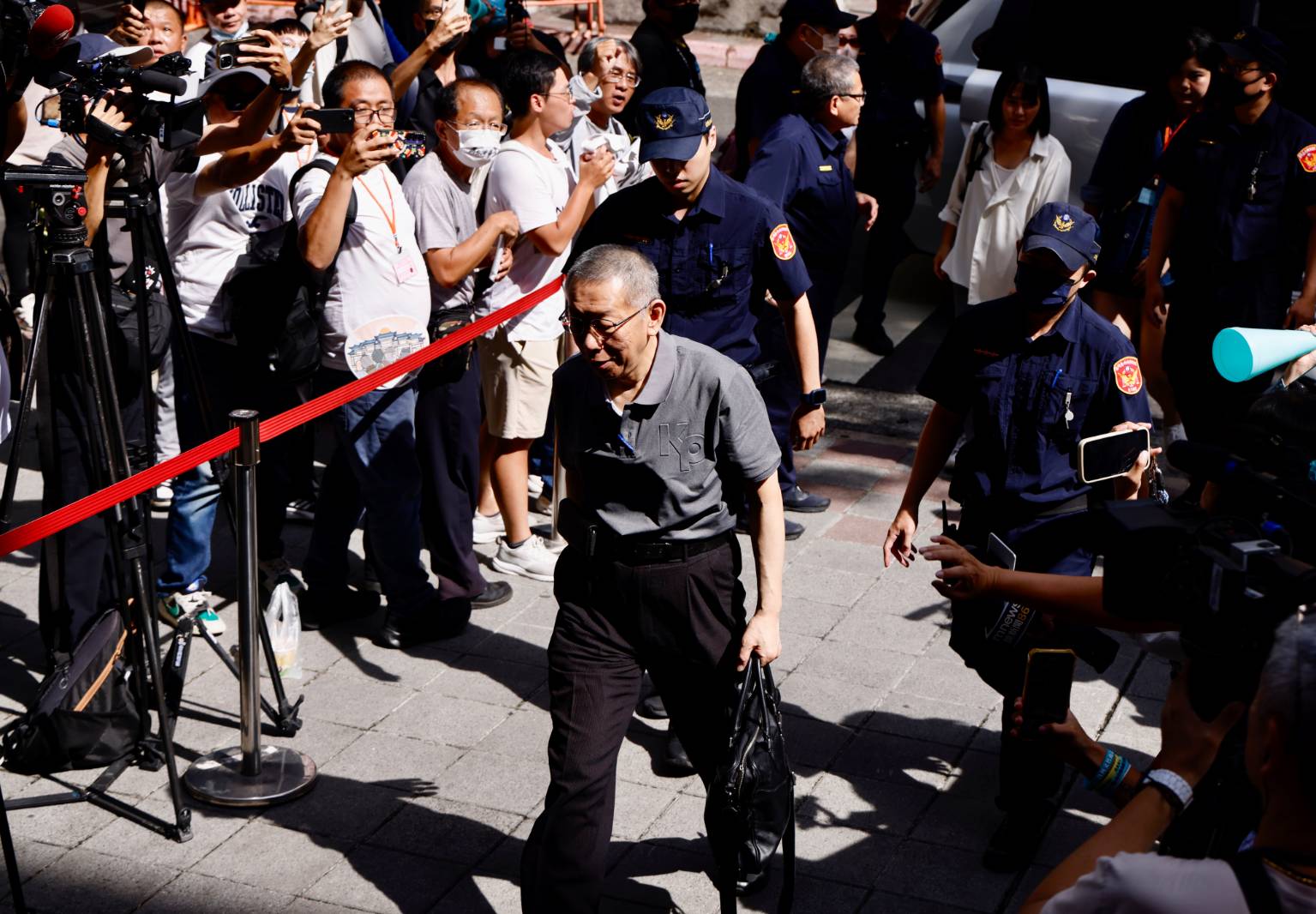 柯文哲昨交保後，今上午再赴北院出庭。