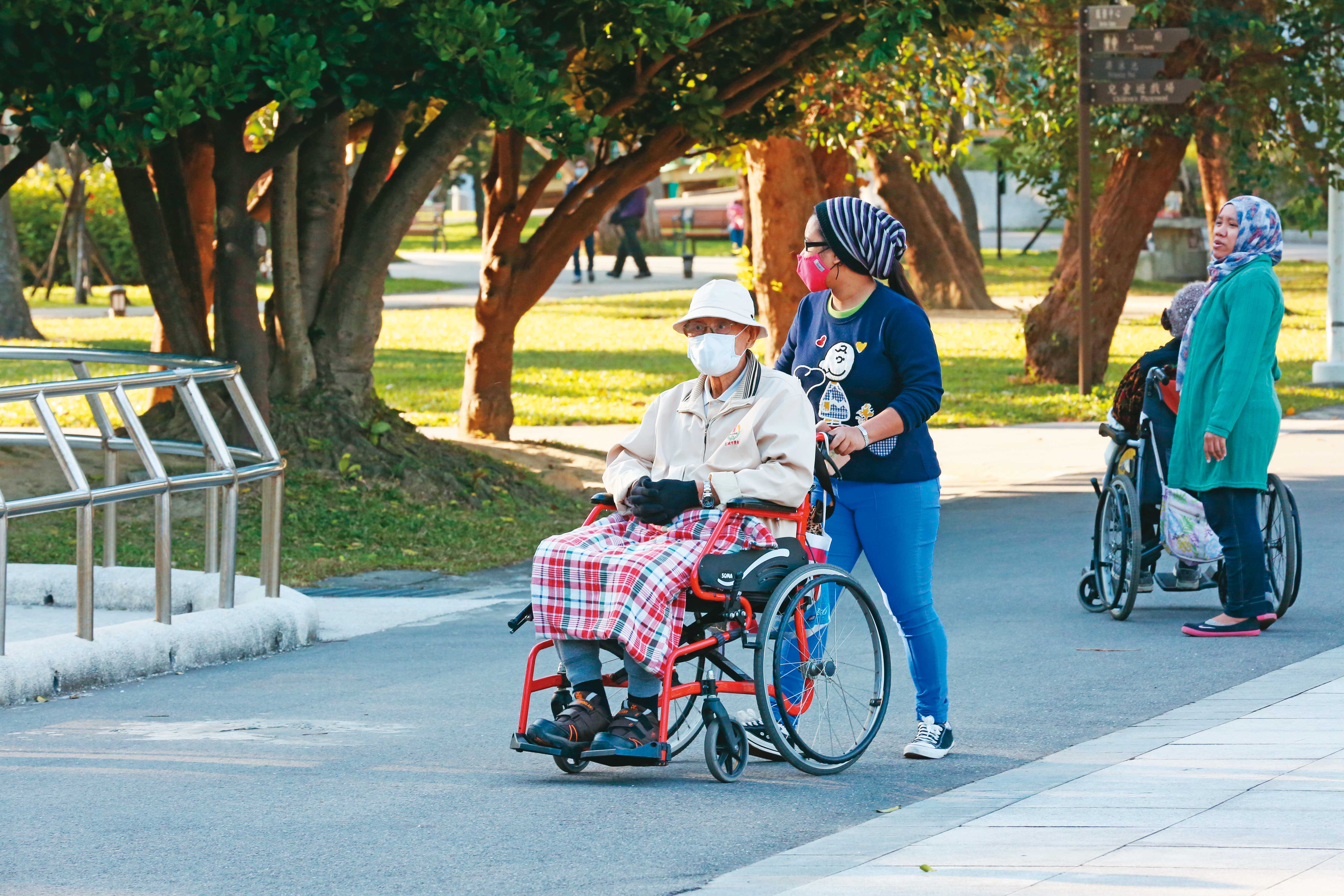 面臨缺工挑戰，政府應全面探討台灣社會發展與經濟轉型升級的需求。
