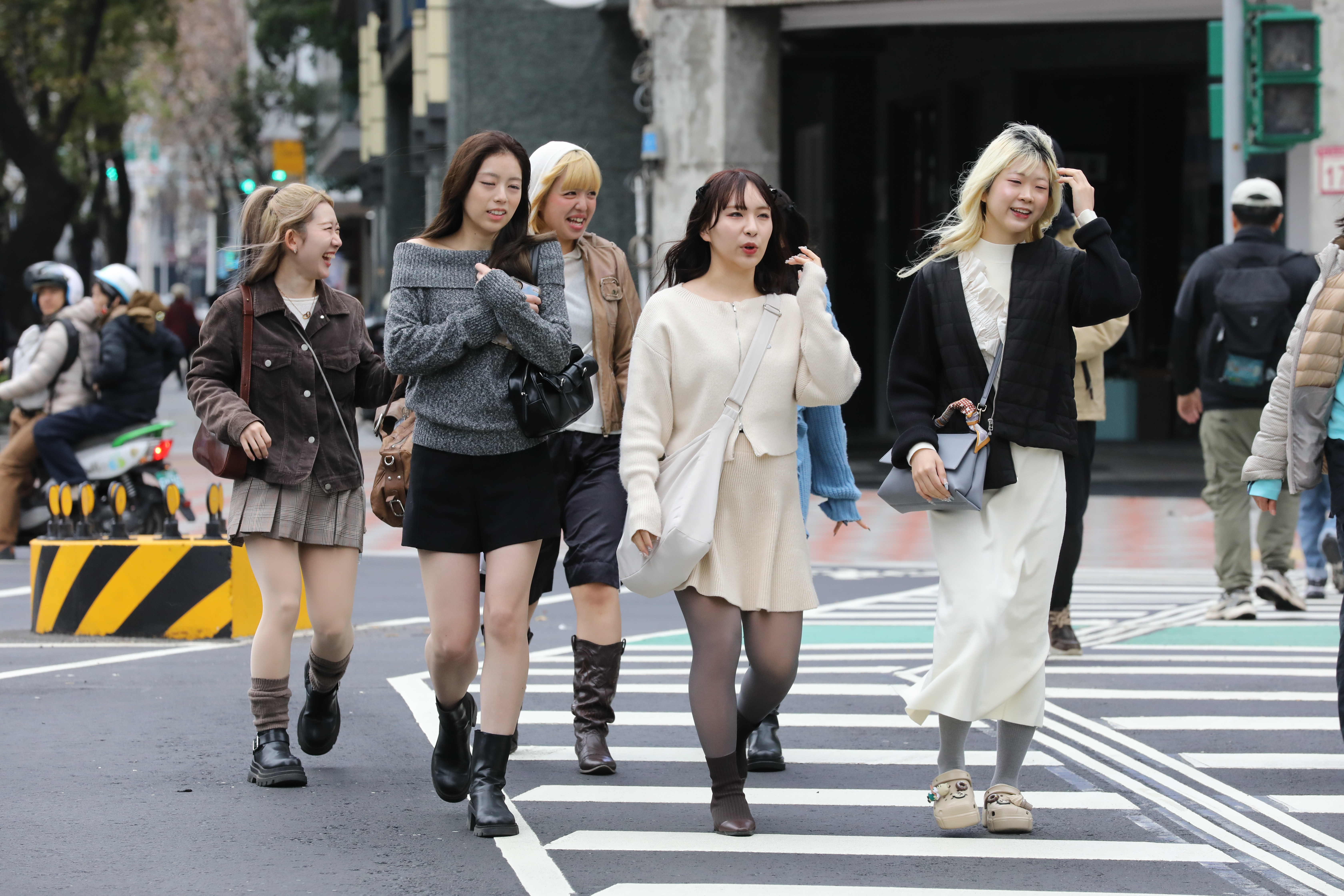 下週雨水增多，2波鋒面接力報到。（本刊資料照）