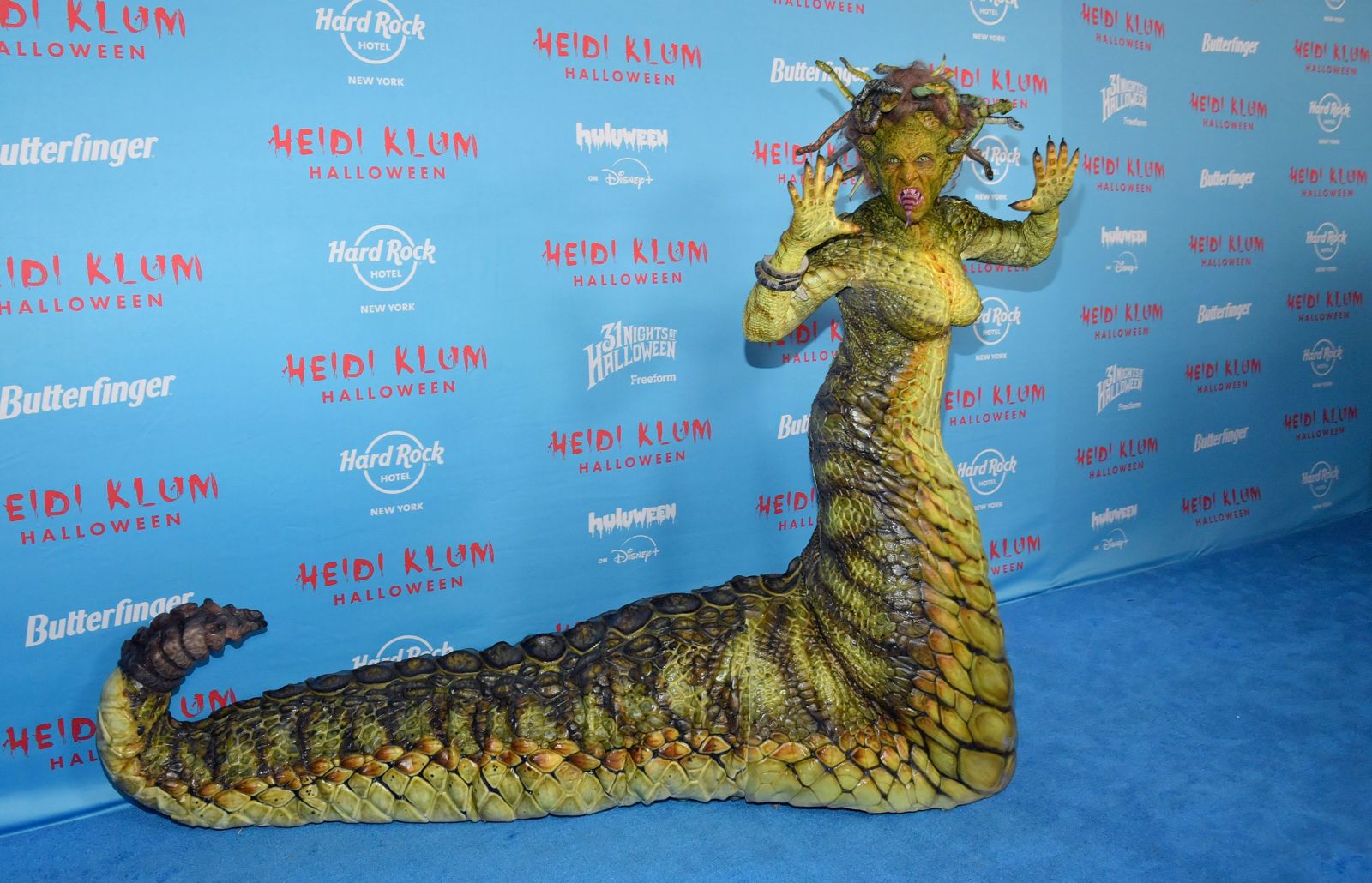 海蒂克隆萬聖節開趴　扮蛇髮女妖梅杜沙