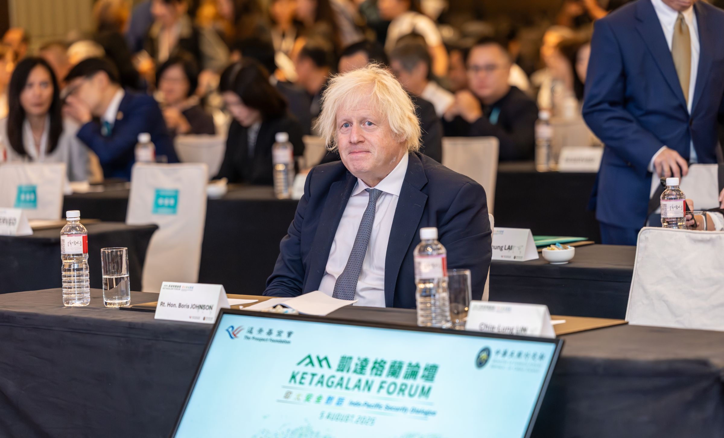 英國前首相強生5日訪台,在演說中直言台灣比巴勒斯坦更有資格被國際承認為國家。(總統府提供)