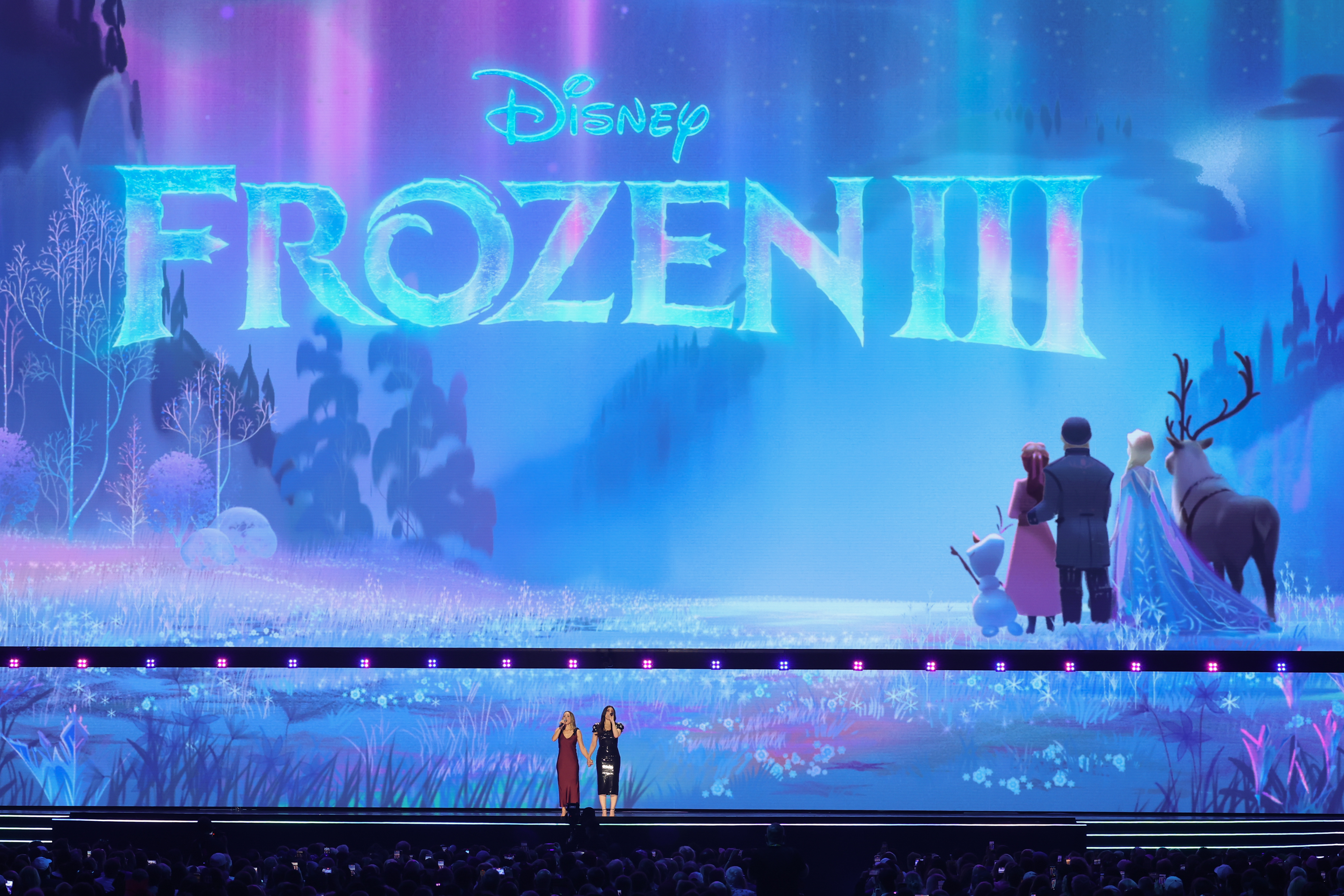 《冰雪奇緣3》預計會跟觀眾介紹艾倫戴爾王國的不同世界。(迪士尼影業提供)