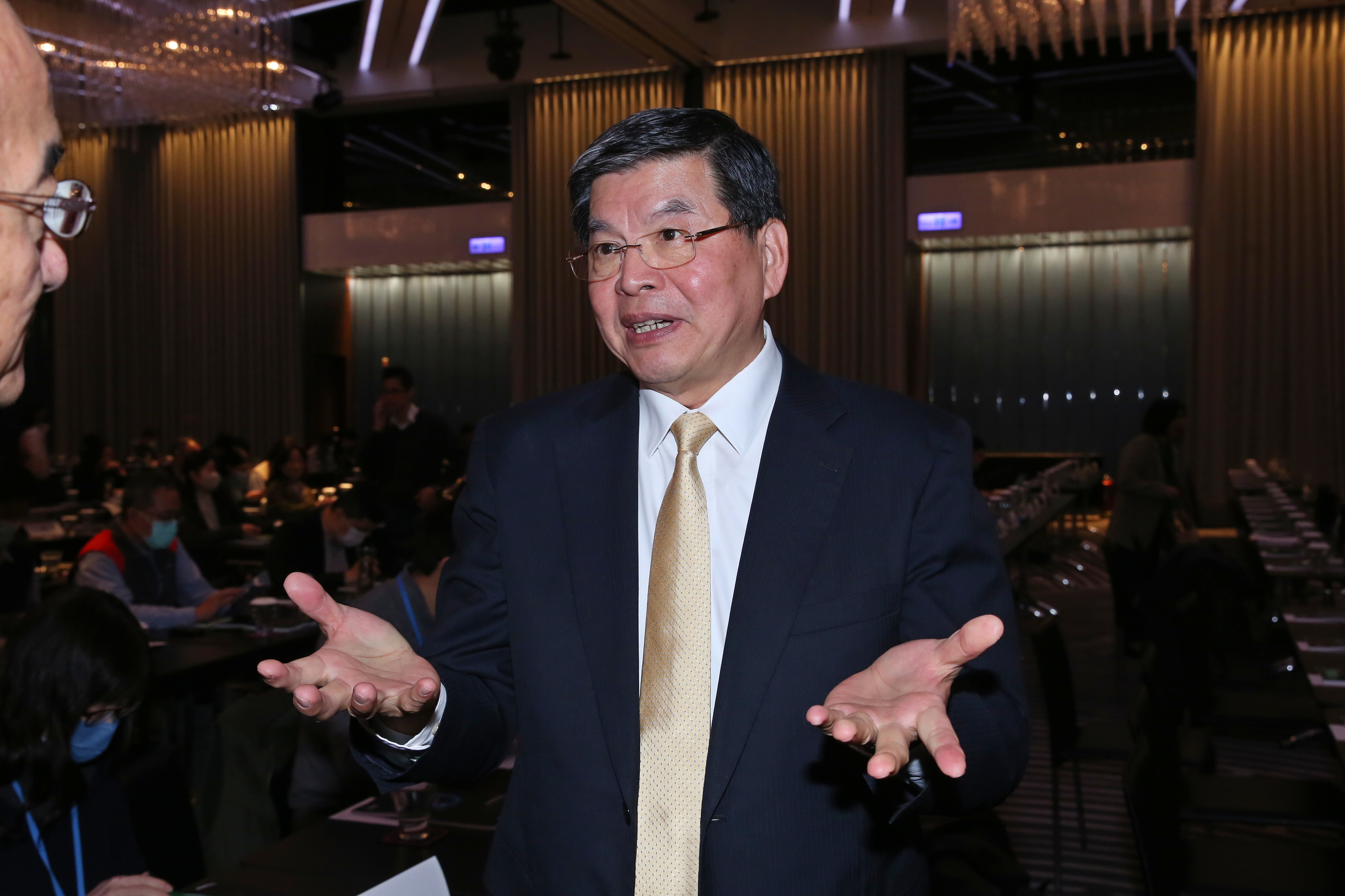  在關稅戰、匯率和台幣強升等多因素影響下，金融業龍頭國泰金上半年表現亮眼，「未來三年，美元變動影響大，」國泰金總經理李長庚說。（本刊資料照）