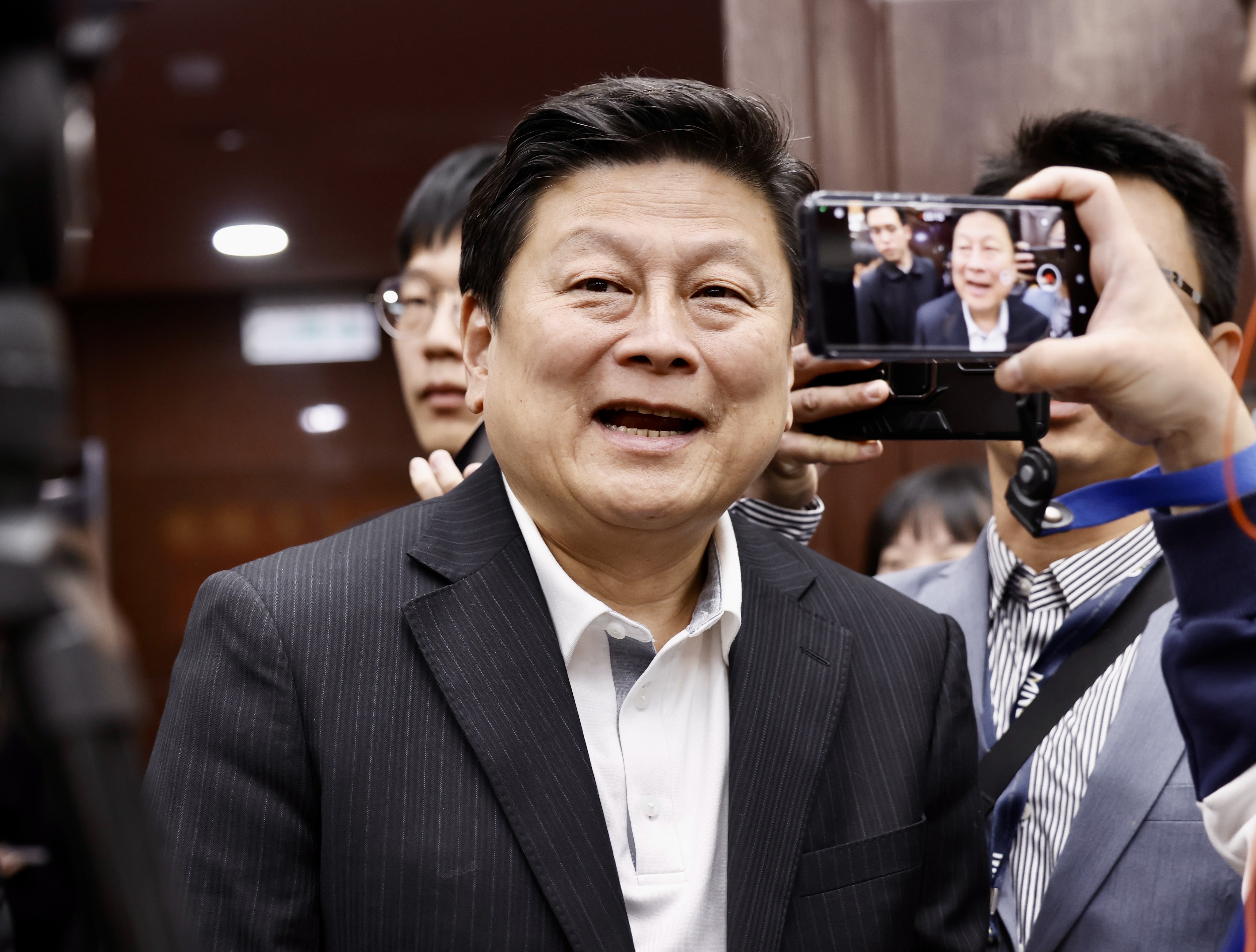 花蓮縣立委傅崐萁面臨罷免，近日卻傳出有花蓮民眾被戶政事務所人員上門問是否有參加連署。