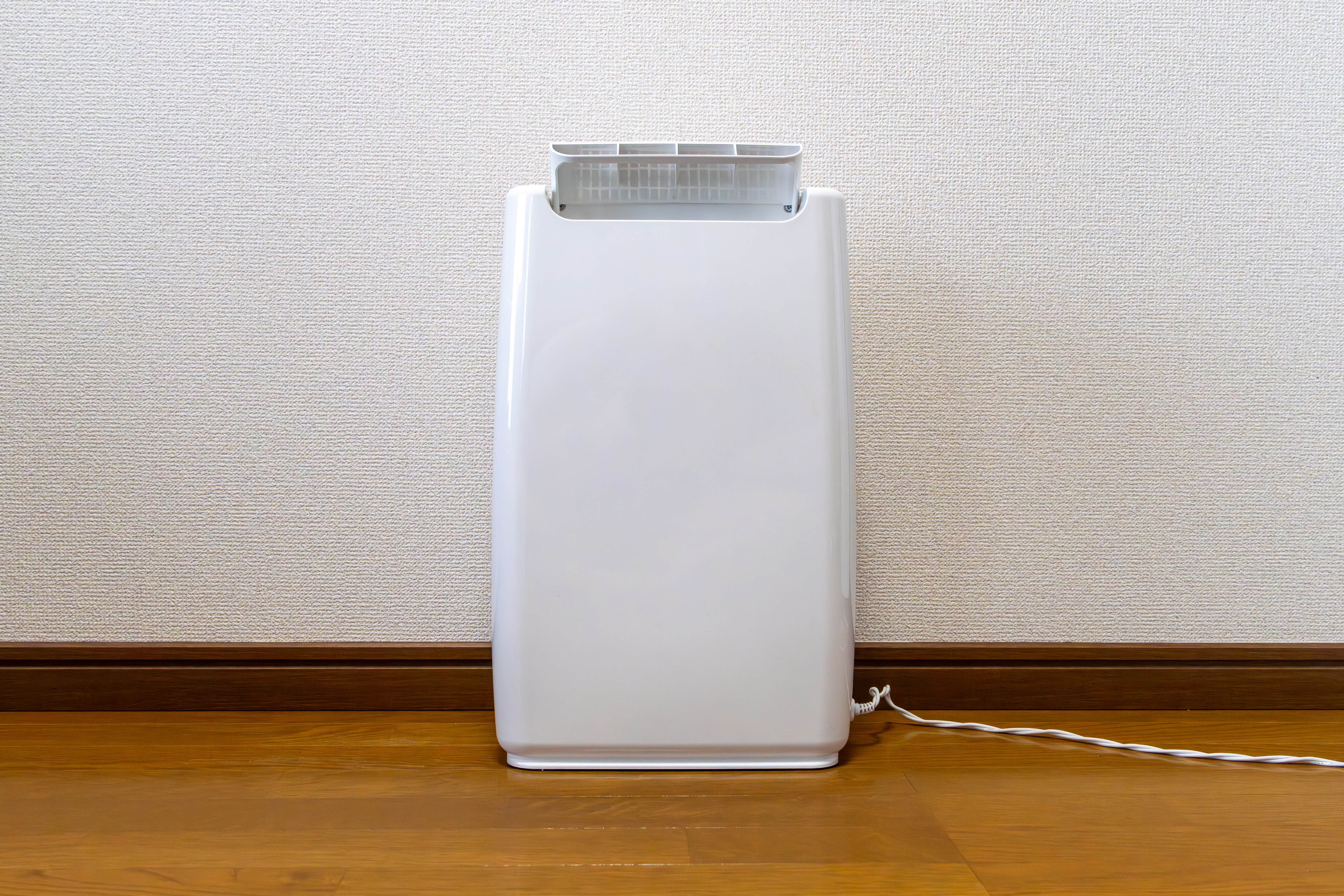 家事達人提醒，除溼機的水箱要記得不定期清洗。（示意圖，取自PhotoAC ）