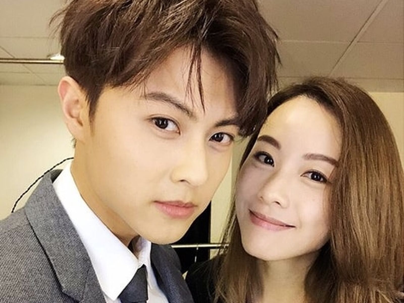 裸體相擁法院見5／王子昔日緋聞全女神「只認她」　犯致命2錯恐遭經紀公司放生