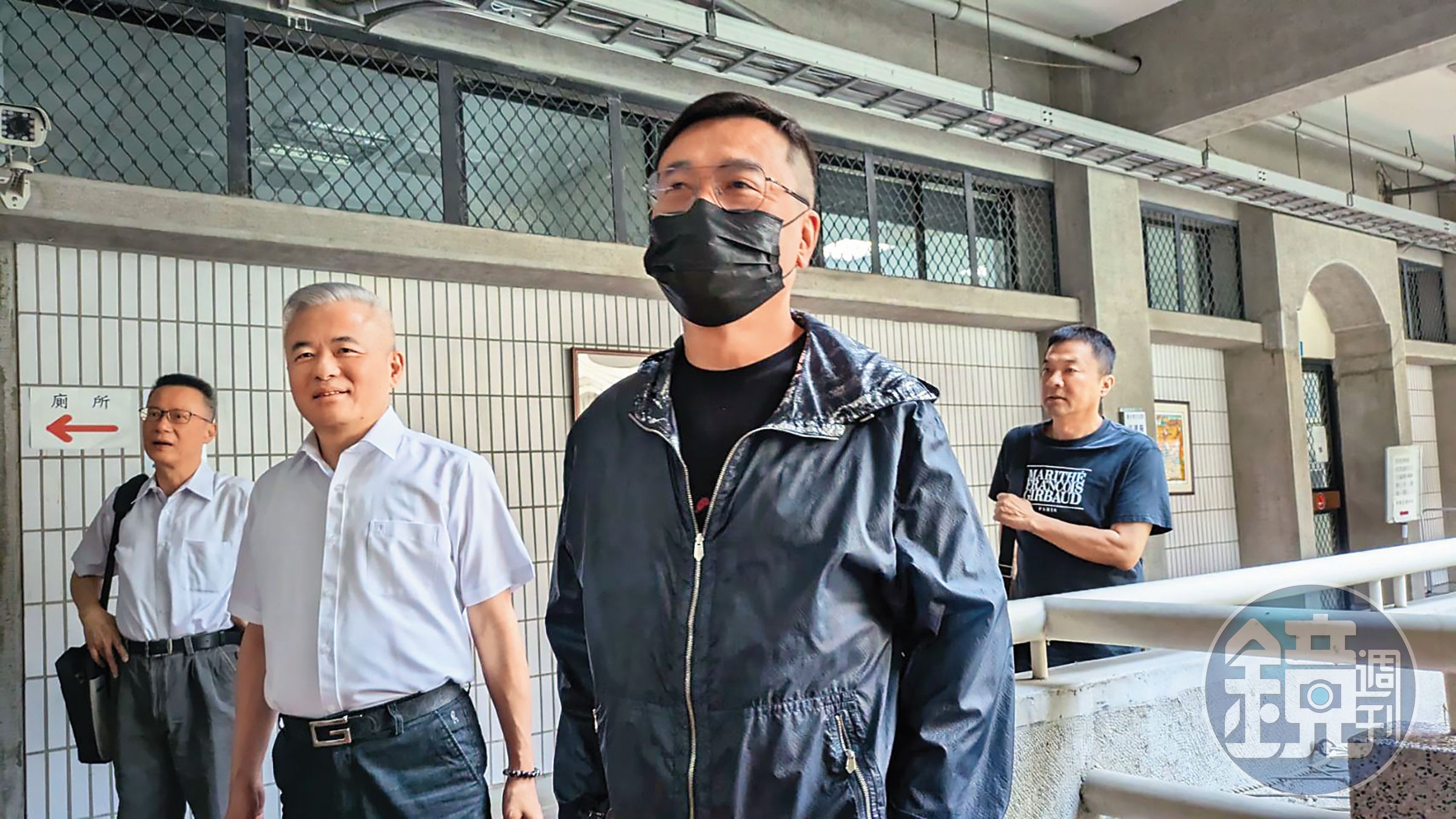 九州博弈案傳喚證人,被告陳政谷為了解案情前往旁聽。