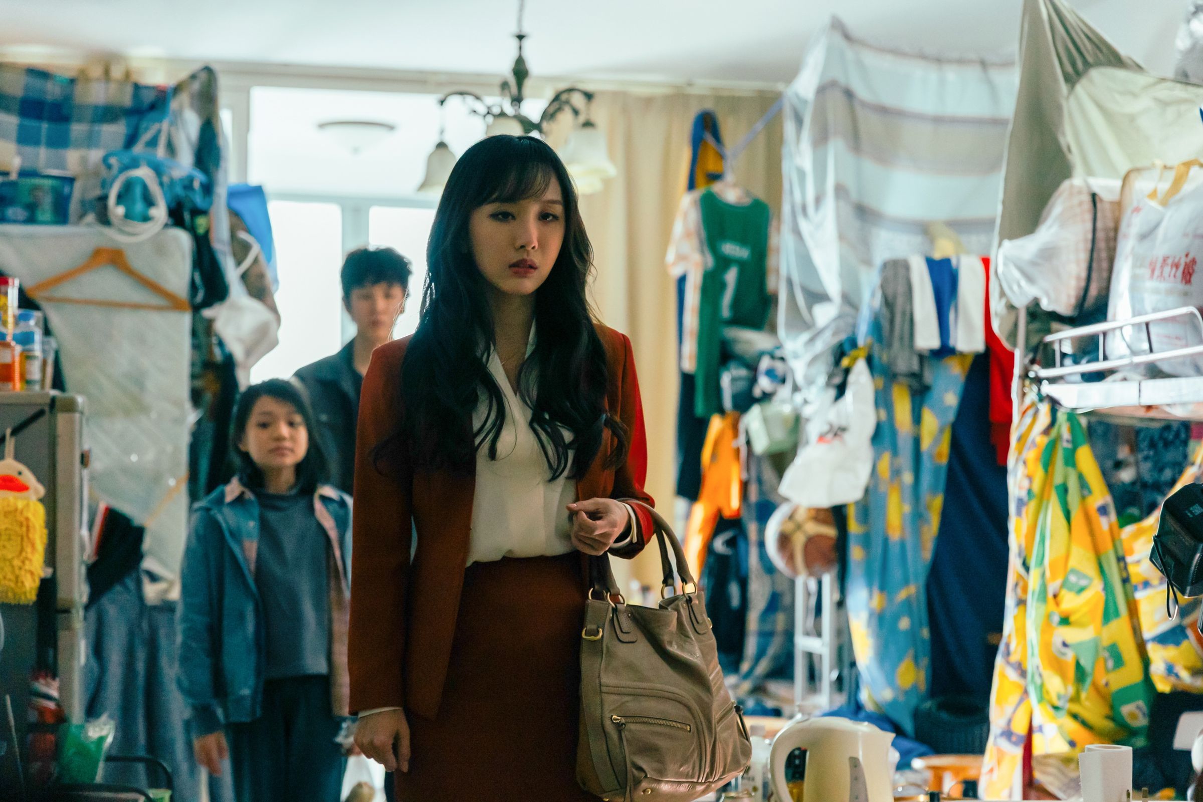 柯震東難得不演高中生，晉級人夫，演他老婆的是來自香港的性感女星陳靜，曾以《低俗喜劇》提名金馬獎最佳女配角。（華映提供）
