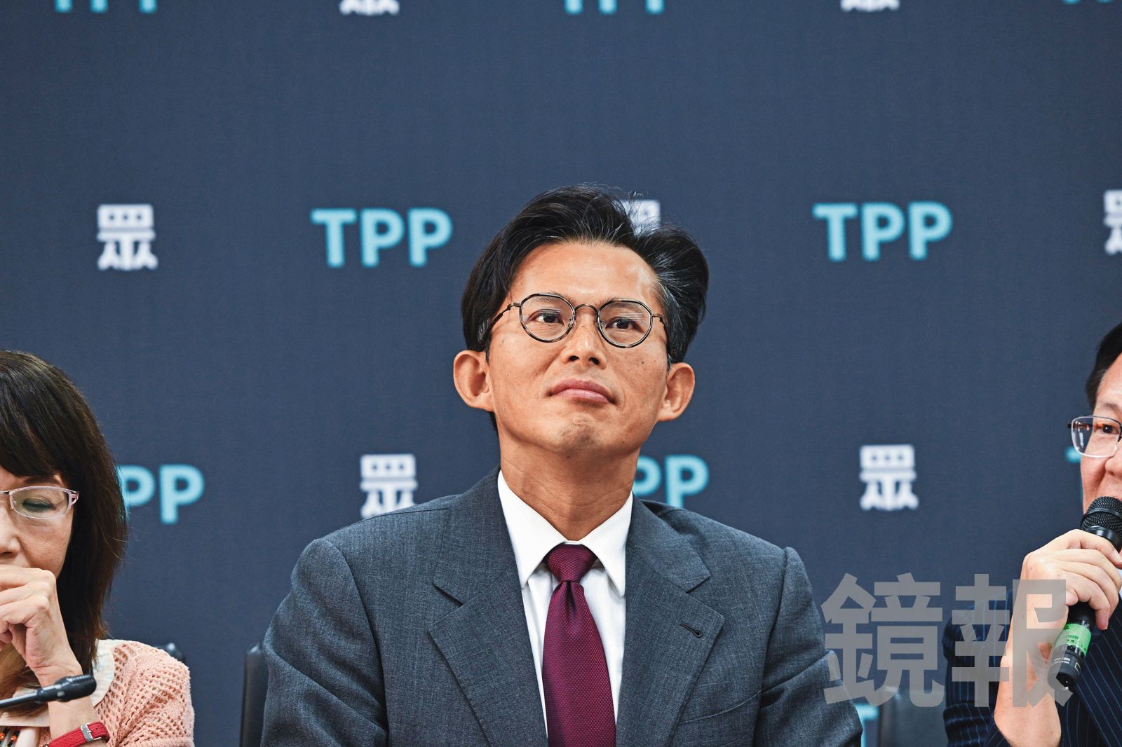 黃國昌狗仔集團鎖定行政院、監察院、總統府3大祕書長、部會首長、立法委員及監察委員等政敵跟拍。(鏡報李智為)