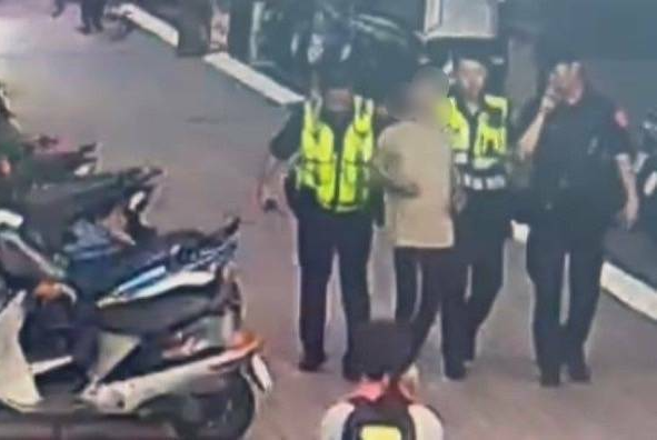 新竹市關埔地區驚傳30歲變態男想脫男學生褲子，警方獲報後迅速逮人送辦。（讀者提供）