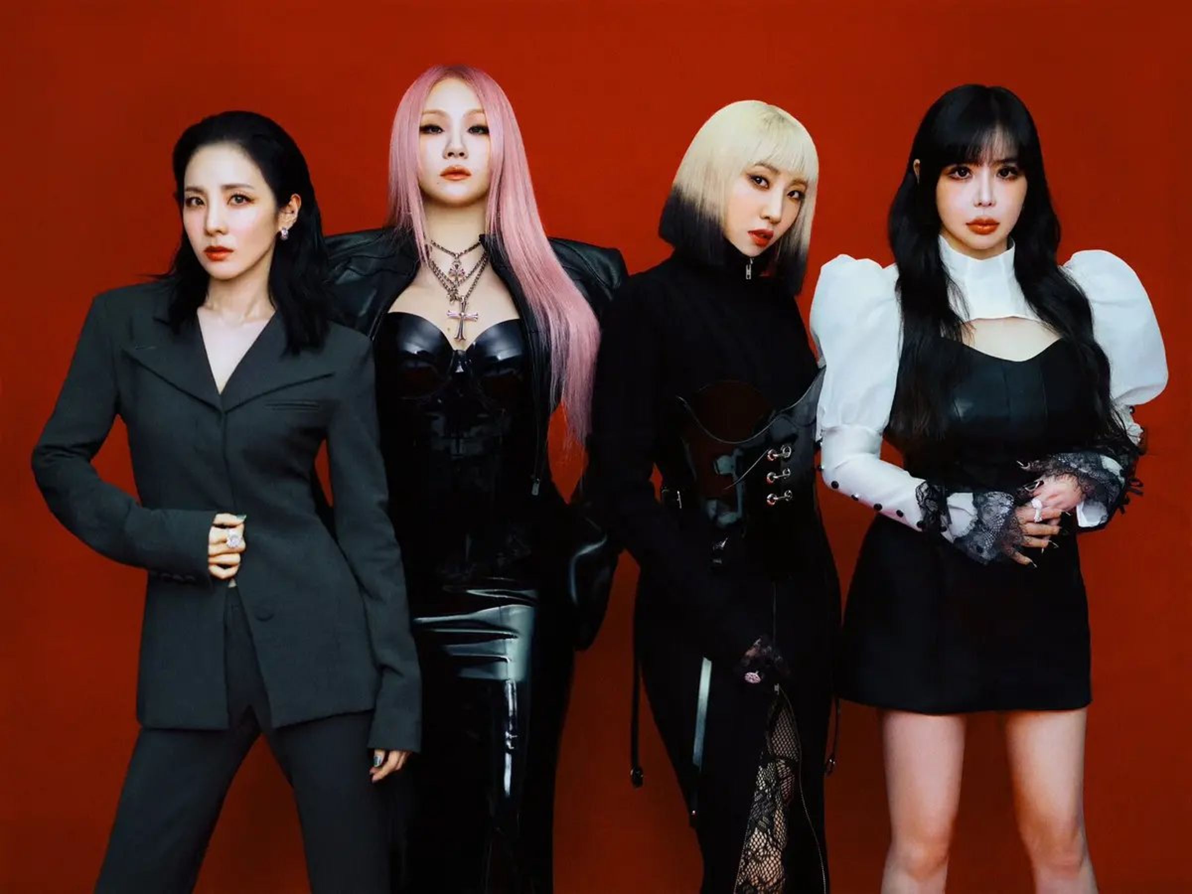 2NE1朴春（右）手寫信爆料自己因為Dara（左一）涉毒而被塑造為吸毒者，CL（左二）也是幫手。（網路圖片）