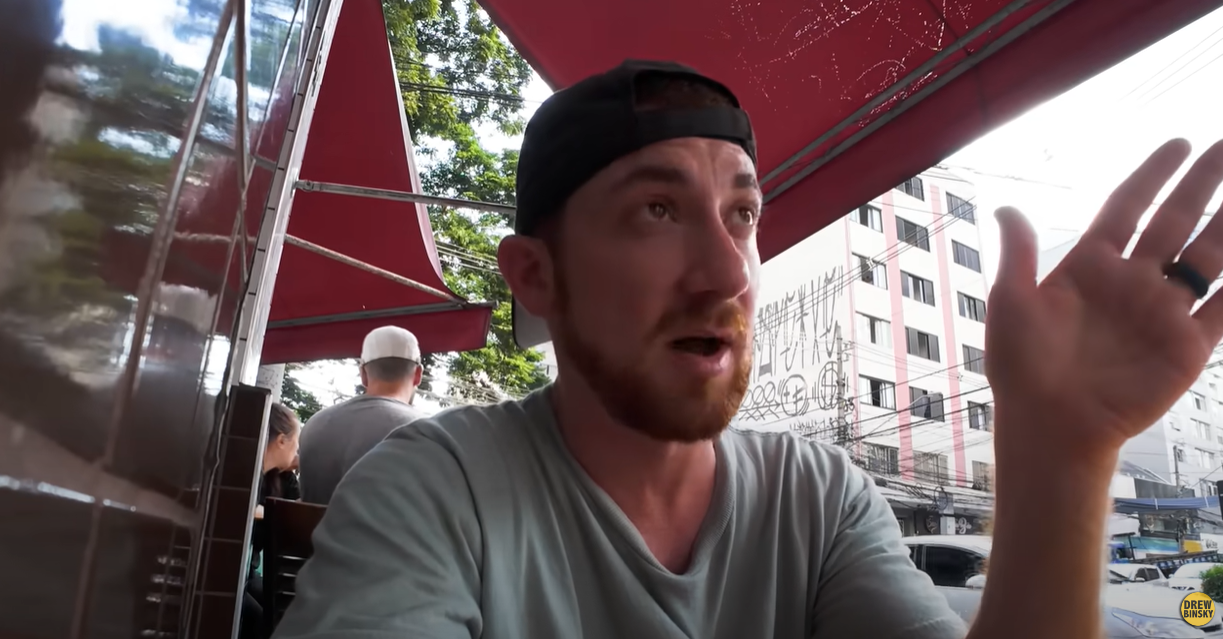 旅遊達人賓斯基走遍197國，這6地區千萬別去「我差點死掉」！（翻自YT畫面）