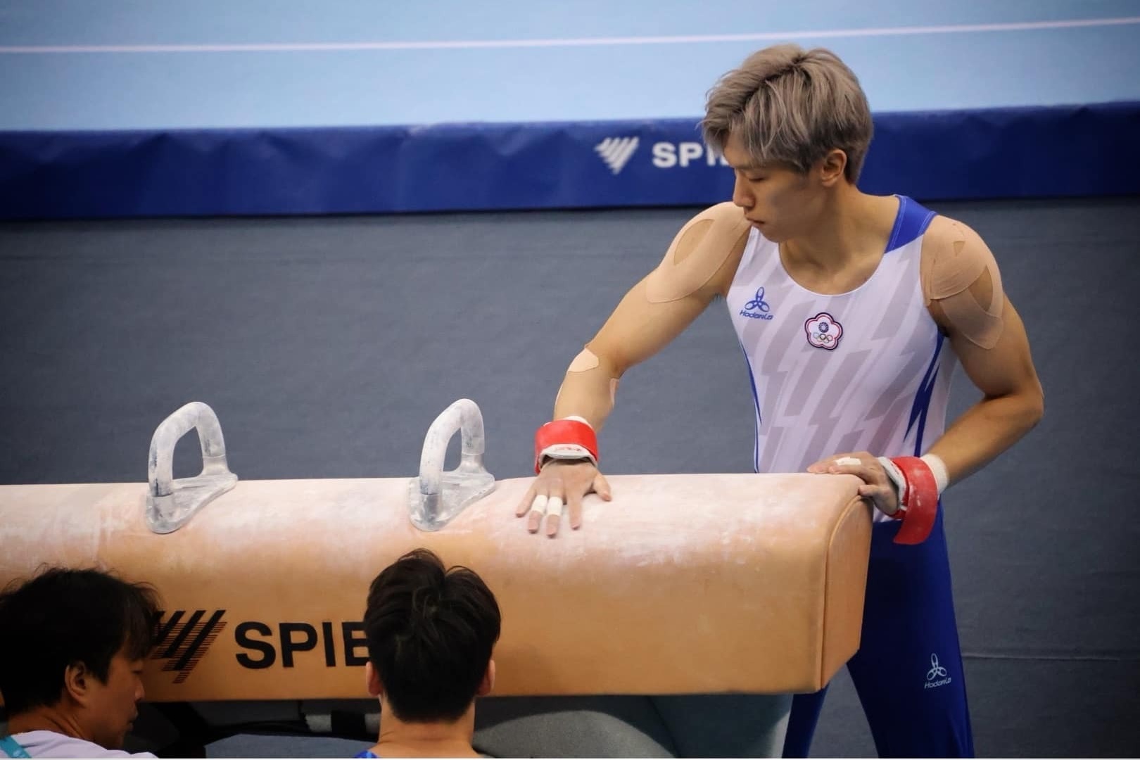 教練林育信透露李智凱在黃金計畫中被降至第四級，培訓經費大減，盼國家能繼續支持他。（翻攝自李智凱 Chih Kai Lee臉書）