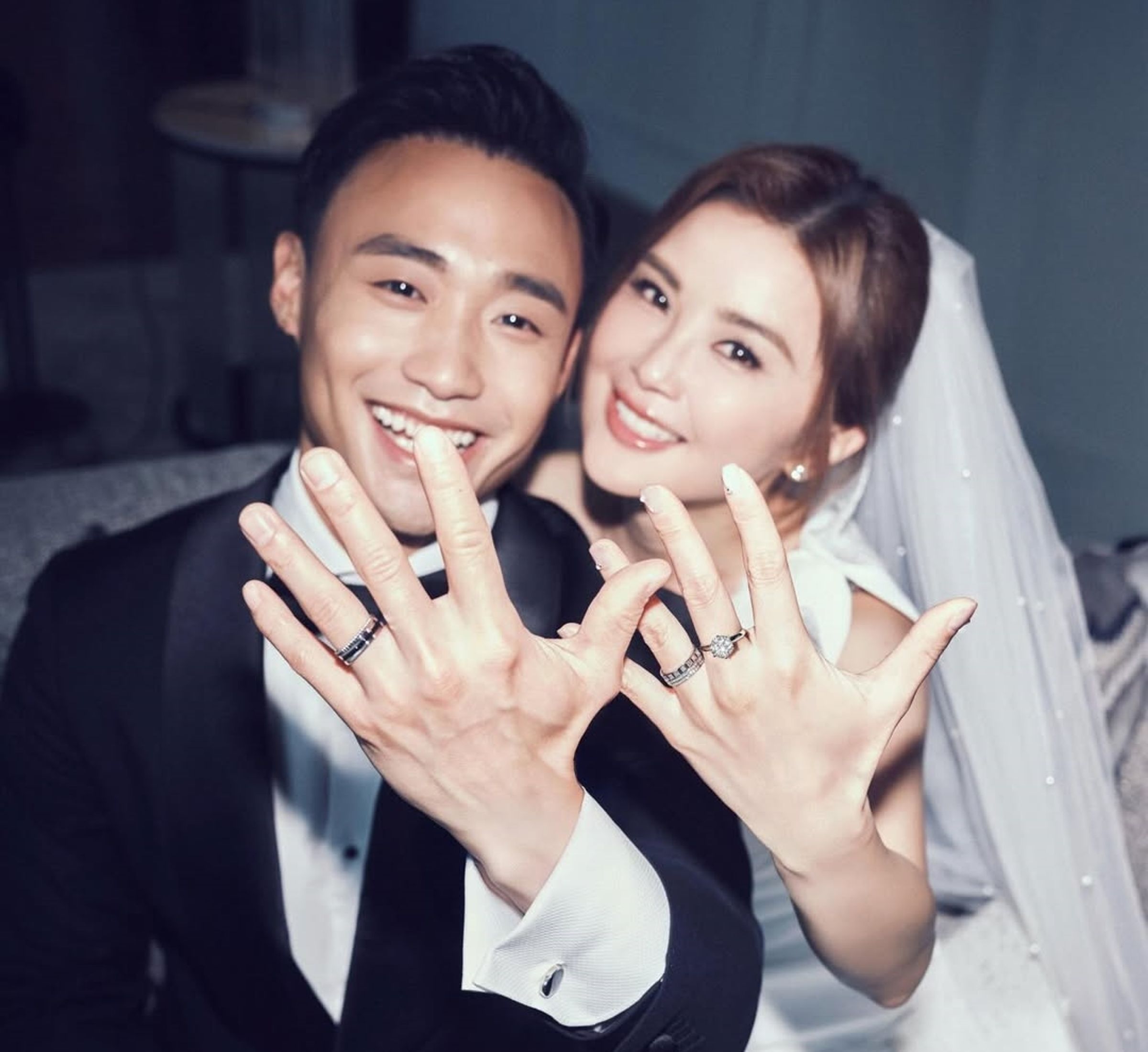 阿Sa宣布和小10歲健身教練結婚。(翻攝IG)