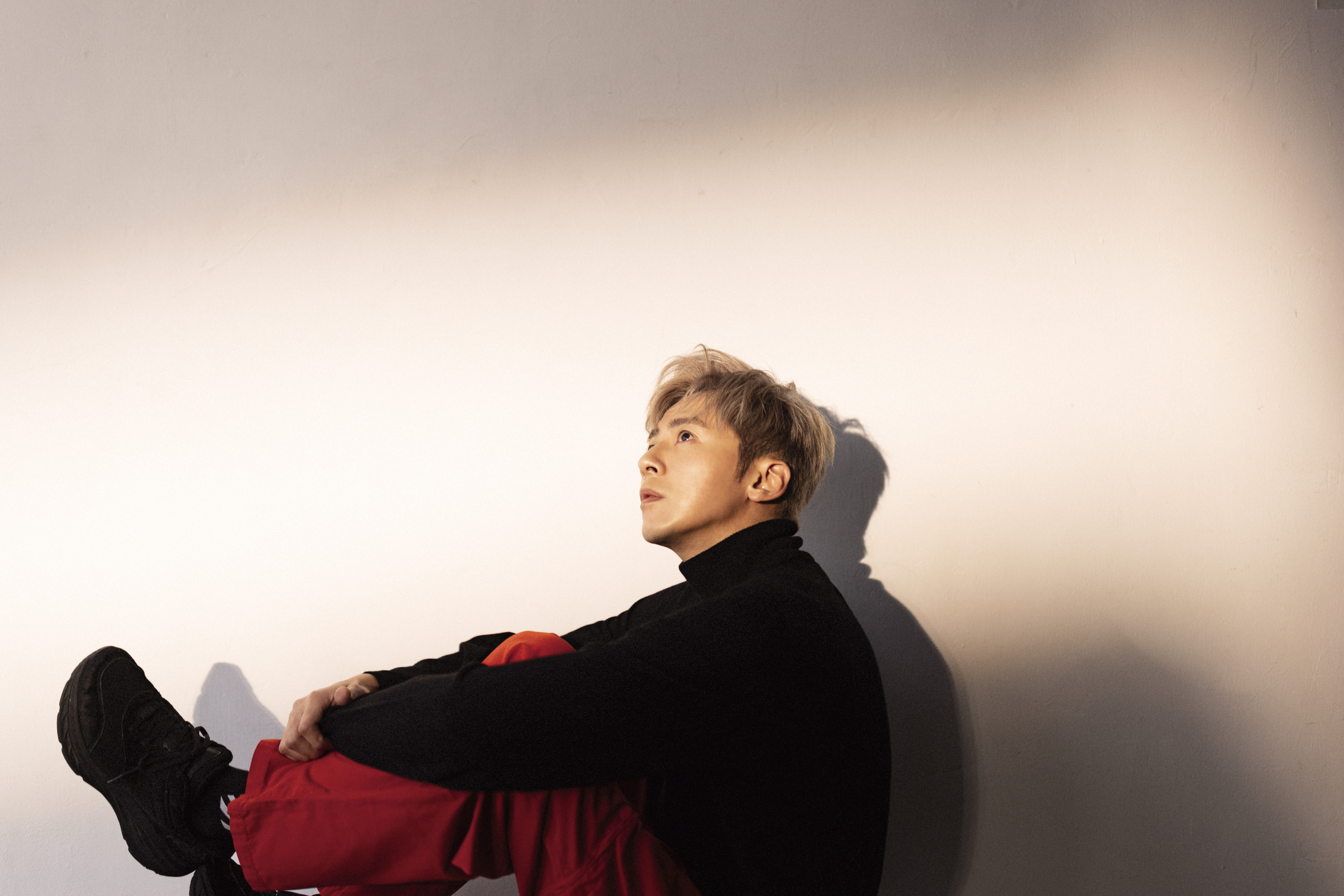 生性愛自由，但即將迎來二寶的李國毅坦言，有了家庭之後，他覺得少了自由也很幸福。