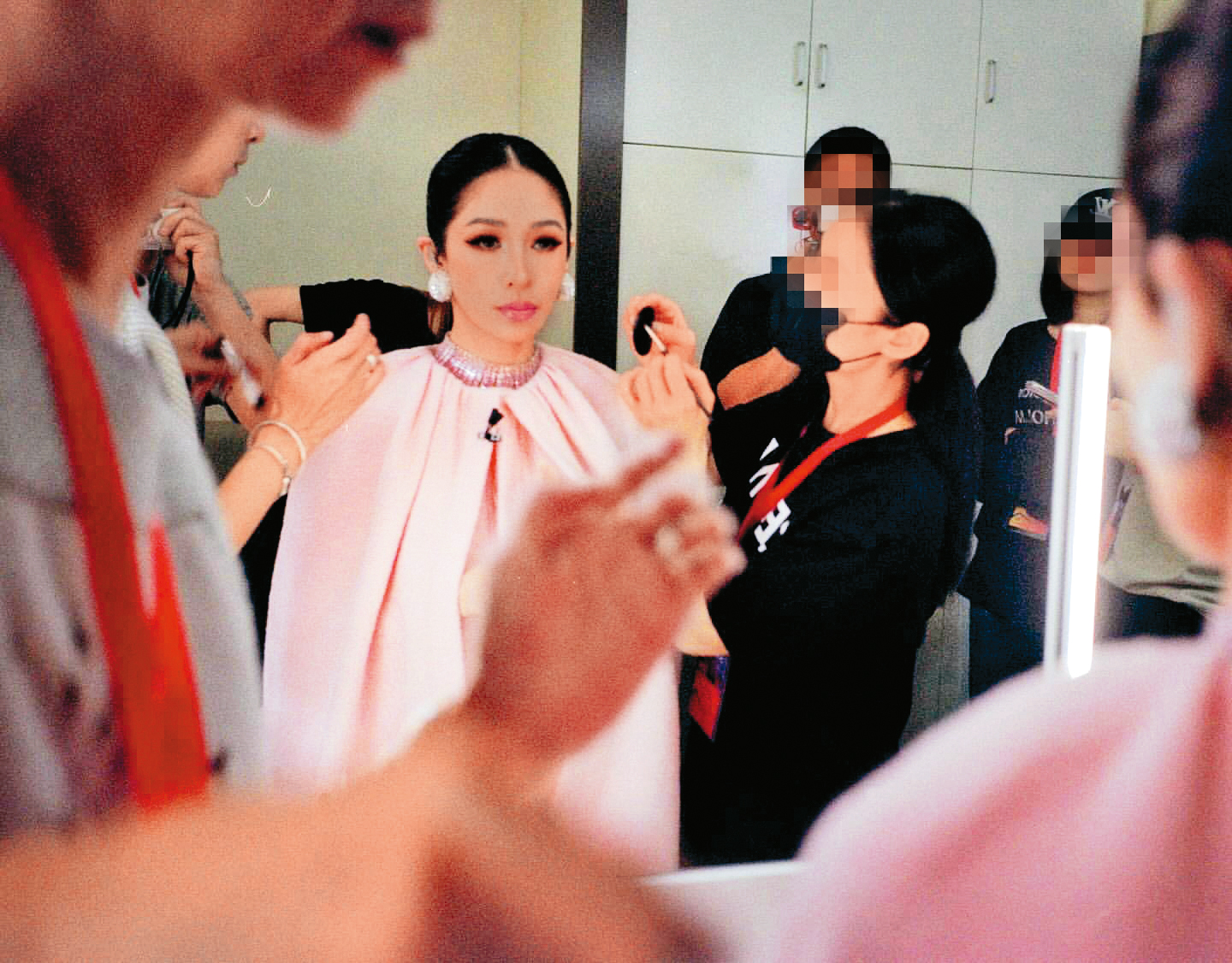 今年蕭亞軒參加陸綜《讓我來唱》，嘗試各種新造型，而且收入成為了她的及時雨。（翻攝自蕭亞軒IG）