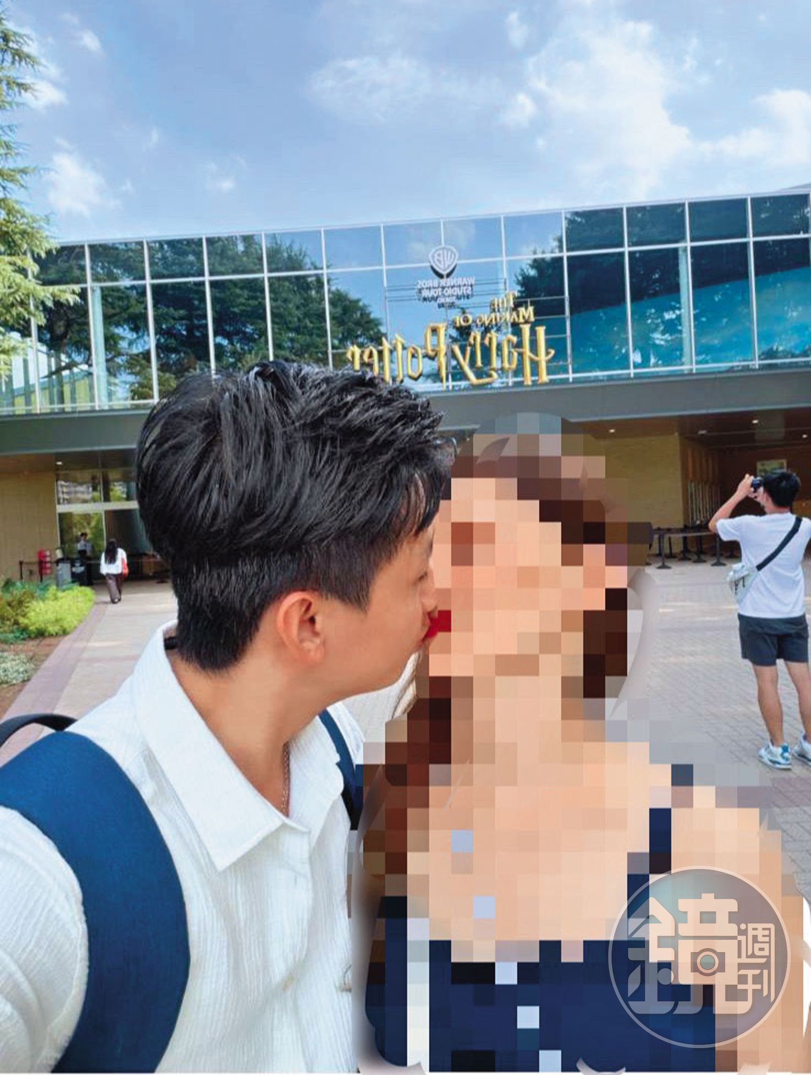 殷碩韓（左）與小三Ａ小姐（右）到日本旅遊，還高調放閃。（讀者提供）