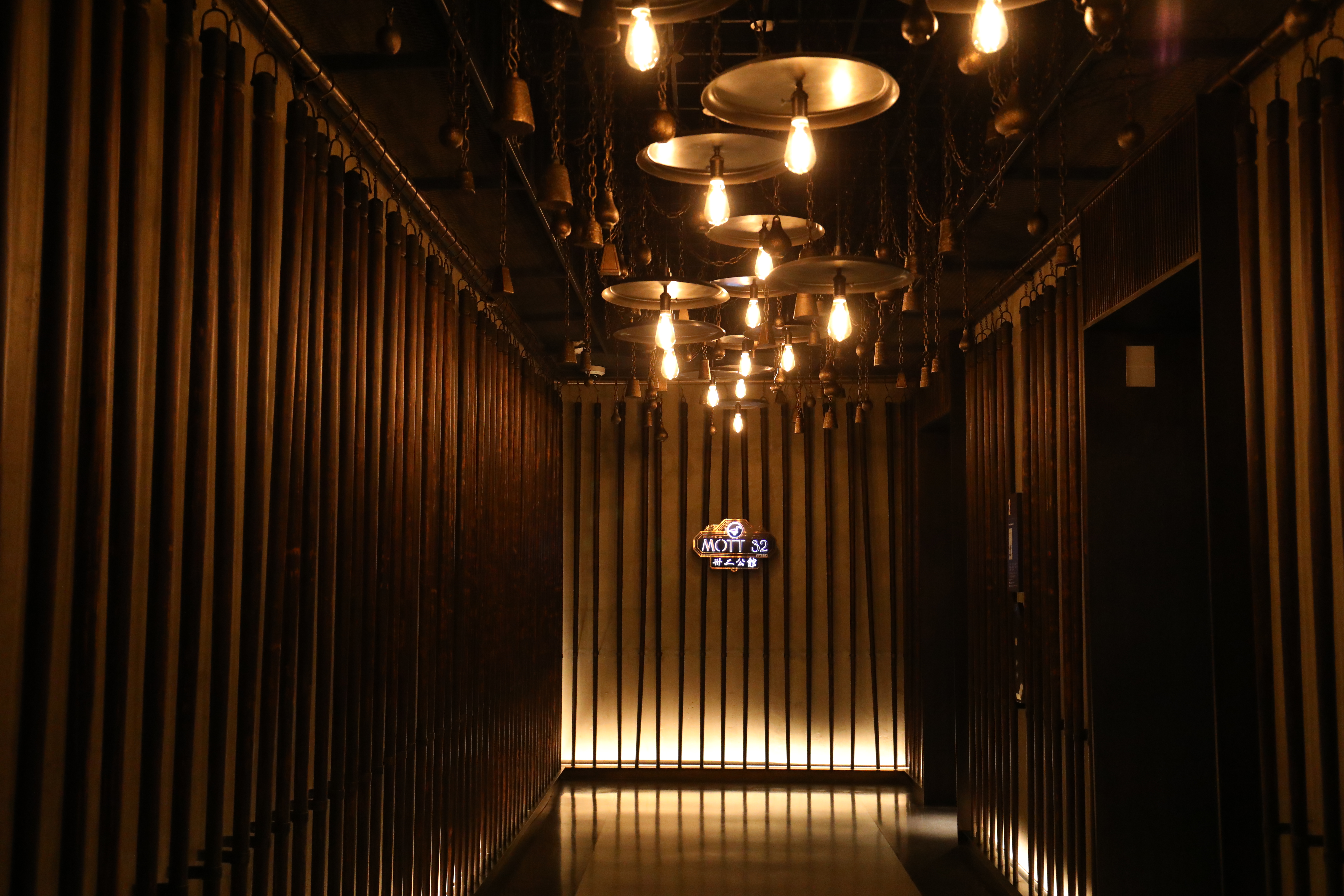「卅二公館Mott32」位在The Standard Bangkok的2樓。