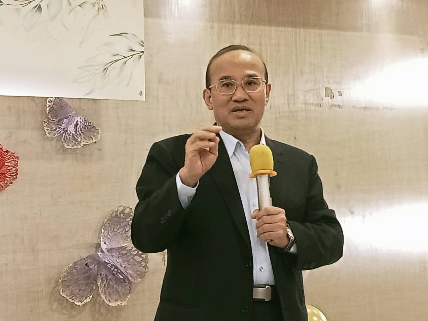 為了帶動國內半導體升級大幅甩開中國潛在威脅，產發署長連錦漳（圖）表示，產發署已在晶創計畫擬好三大方向因應。