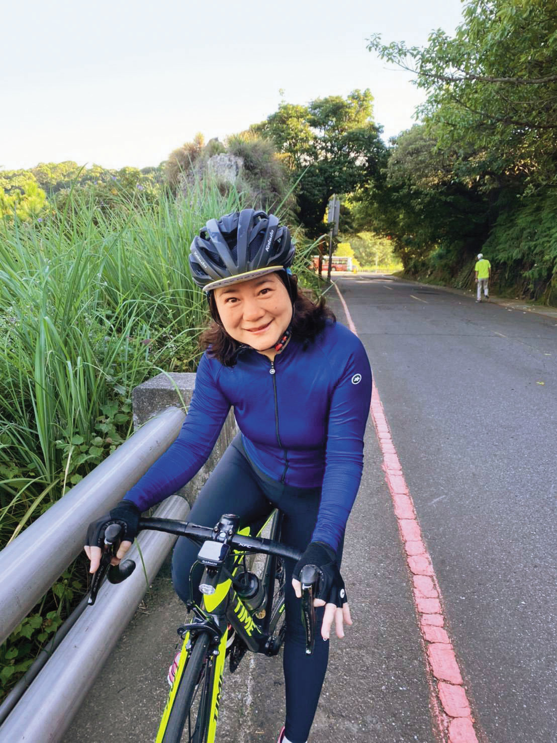 謝秀祝的興趣是運動,放假時常騎著公路車上陽明山。(謝秀祝提供)