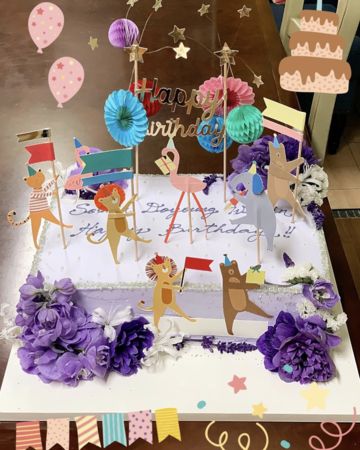 玄彬與孫藝真的兒子今年2歲生日,孫藝真準備了蛋糕還放童謠〈三隻小熊〉。(翻攝孫藝真INS)