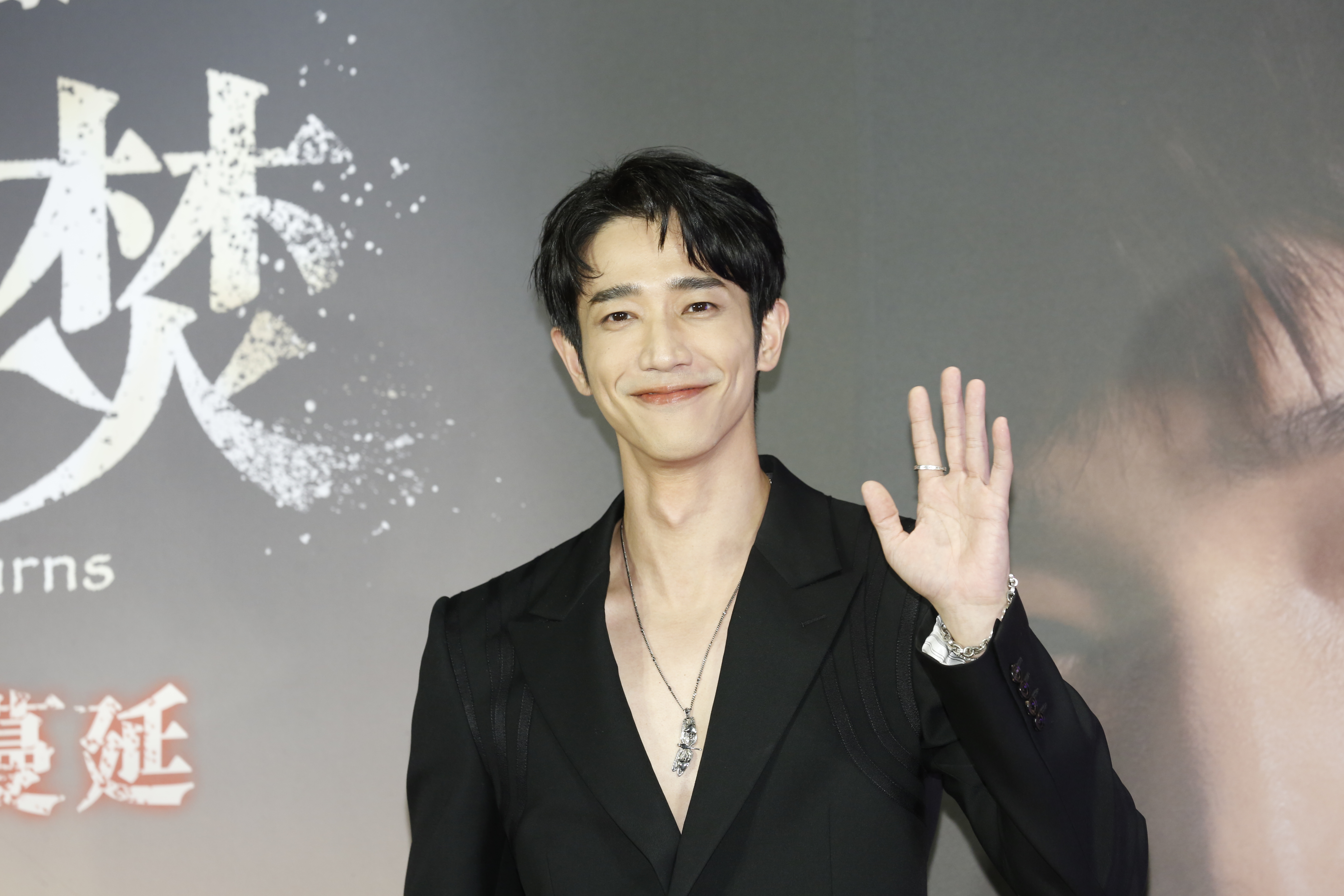 劉以豪出席電影《白晝如焚》首映會，從片中的社會邊緣人回歸帥哥風範。