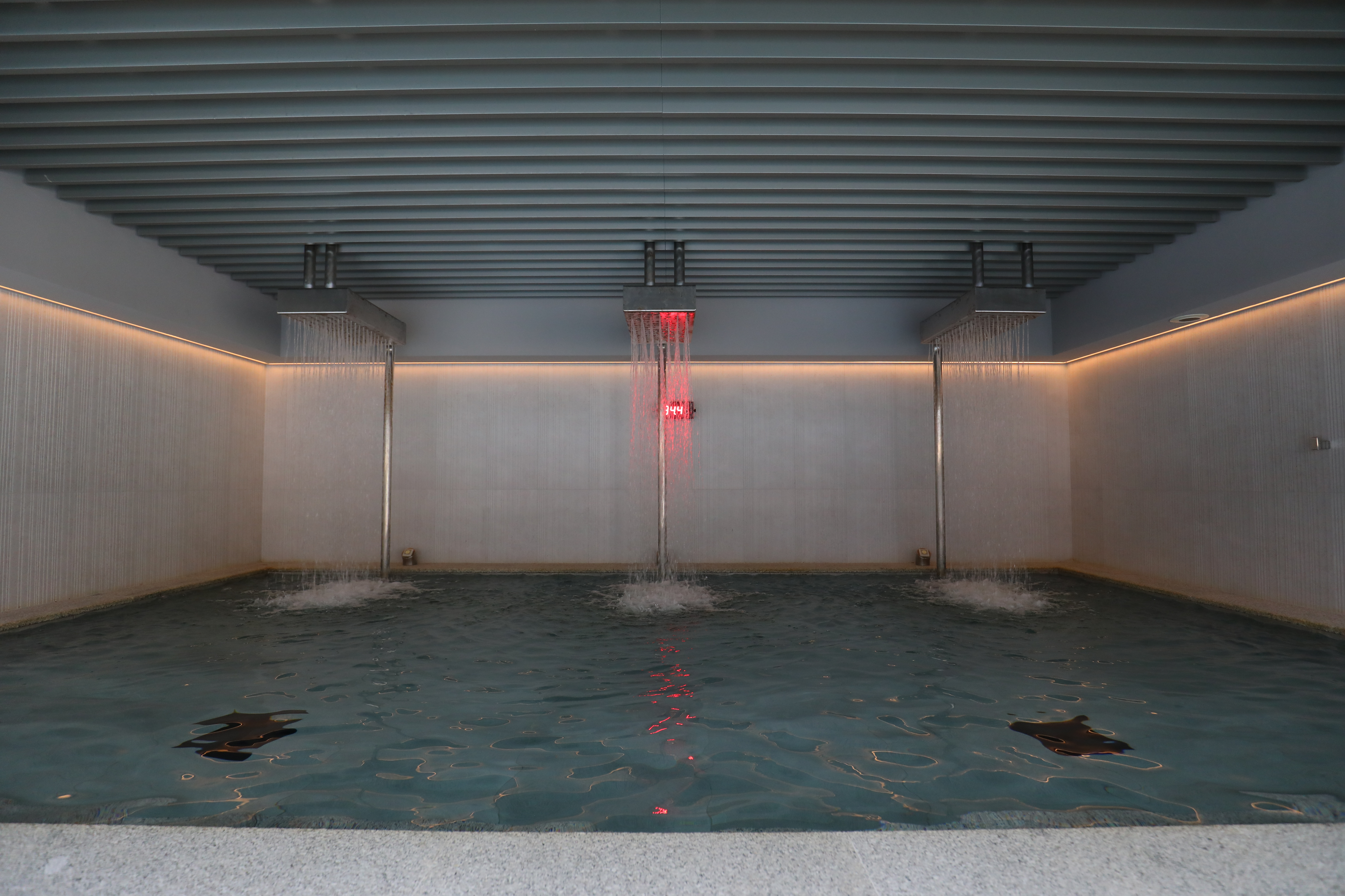 「水療風呂」設有三座不同功效與水溫的水療Spa。