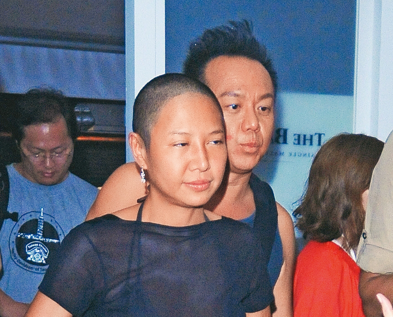 Vicky(左)曾罹患胃癌,黃大煒(右)不離不棄,陪伴對抗癌細胞。(翻攝自黃大煒臉書)