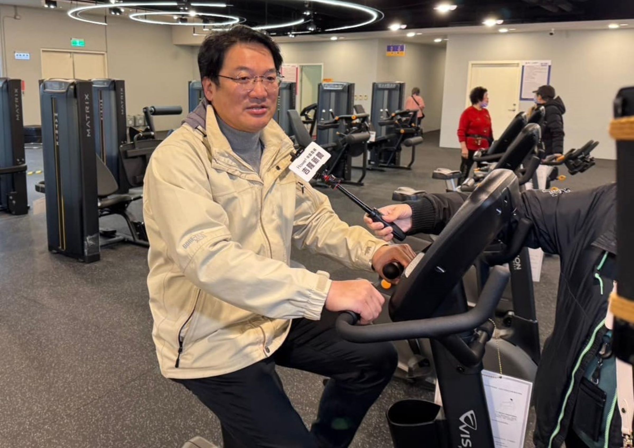 基隆市民政處長張淵翔涉嫌利用戶政系統協助罷免綠營市議員,訊問後坦承犯行被裁定以40萬元交保。(翻攝自張淵翔臉書)