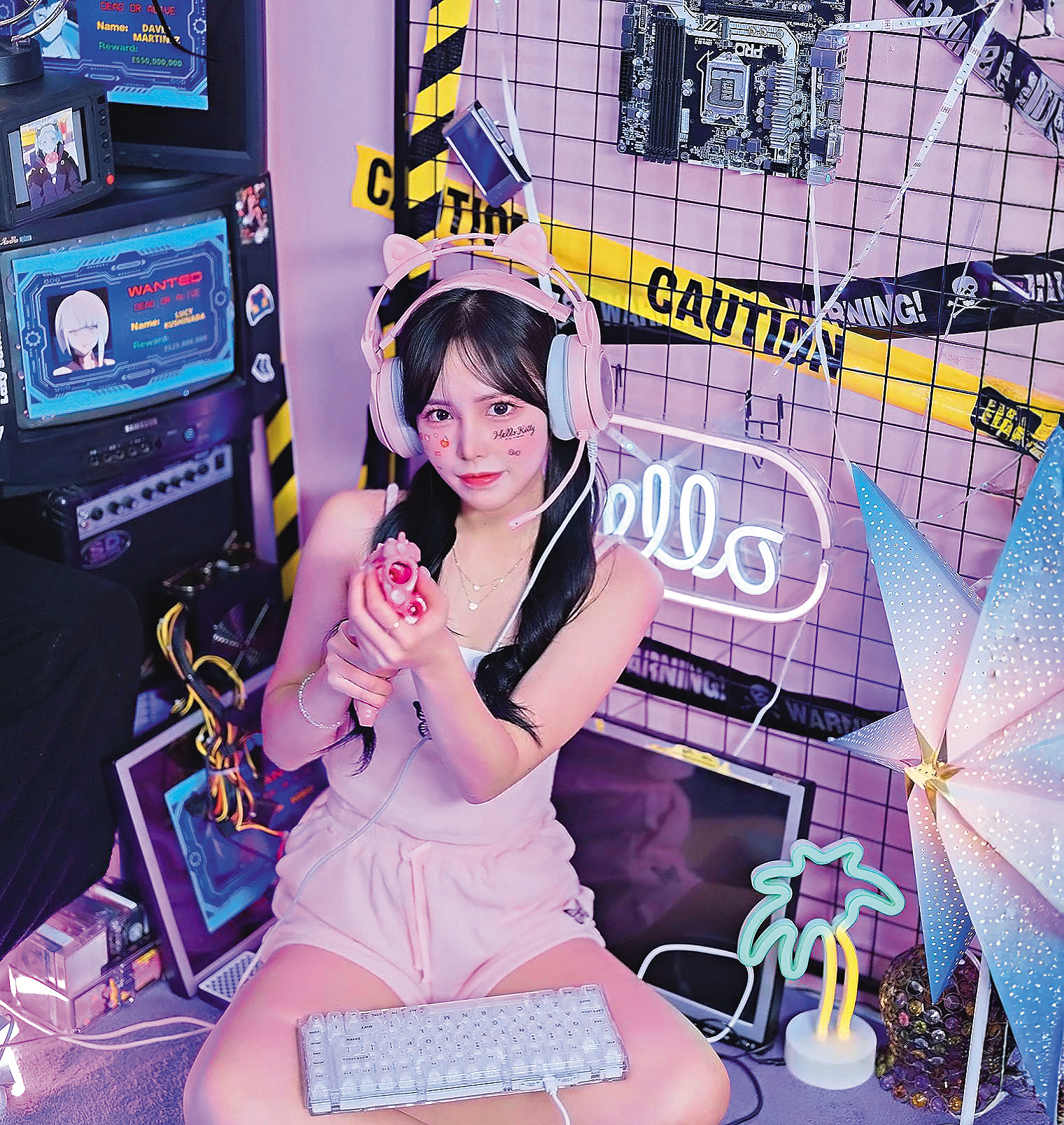 文慧真熱愛電競遊戲,休假可以玩上一整天。(翻攝自文慧真IG)