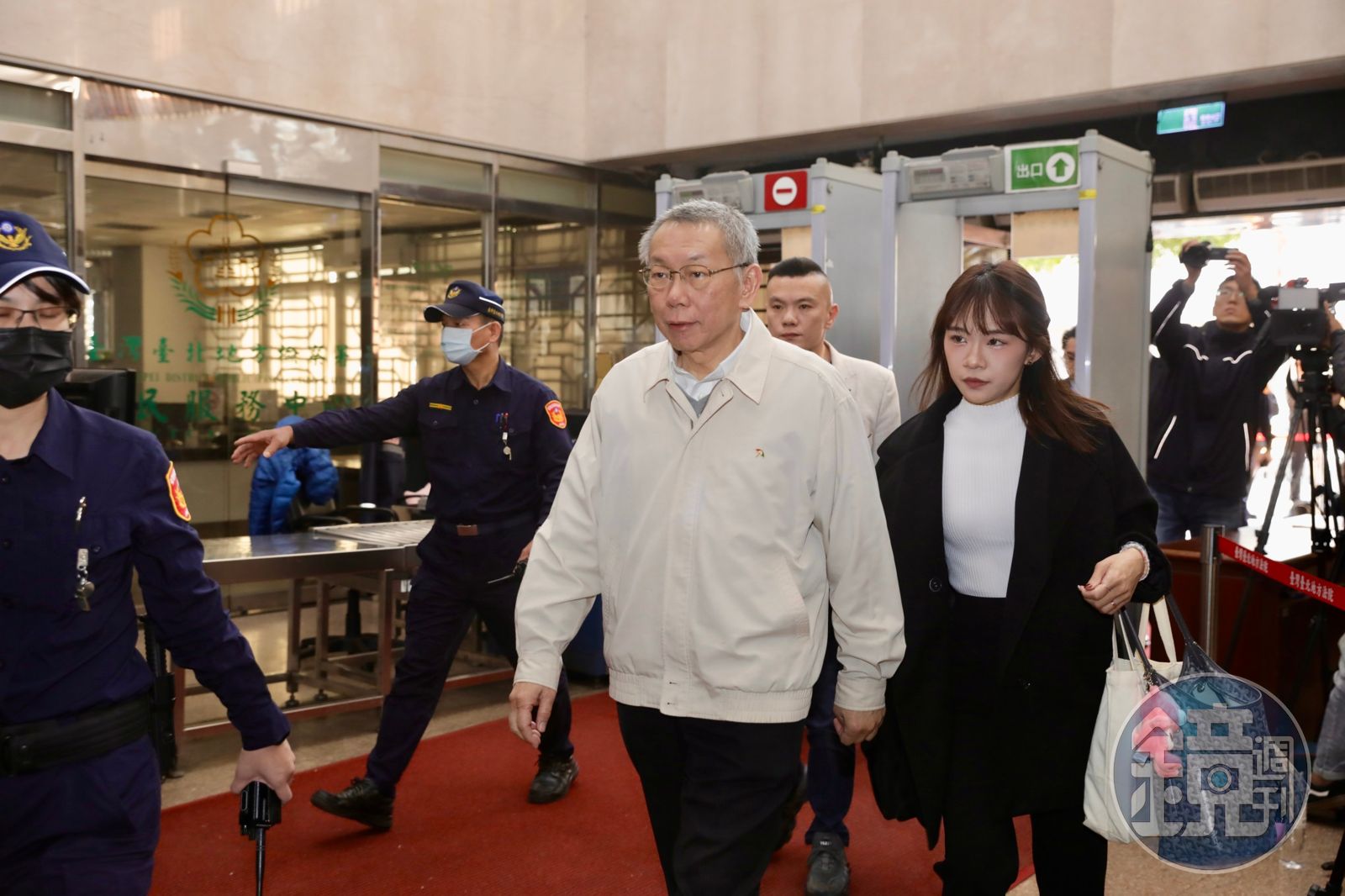 柯文哲昔日輔選幹部遭陳佩琪提告　她狂抖黑料反擊：史上最大政治詐騙犯 – 鏡週刊 Mirror Media