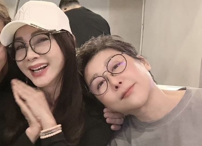 陳美鳳和藍心湄個性互補、是多年好友。（翻攝臉書）
