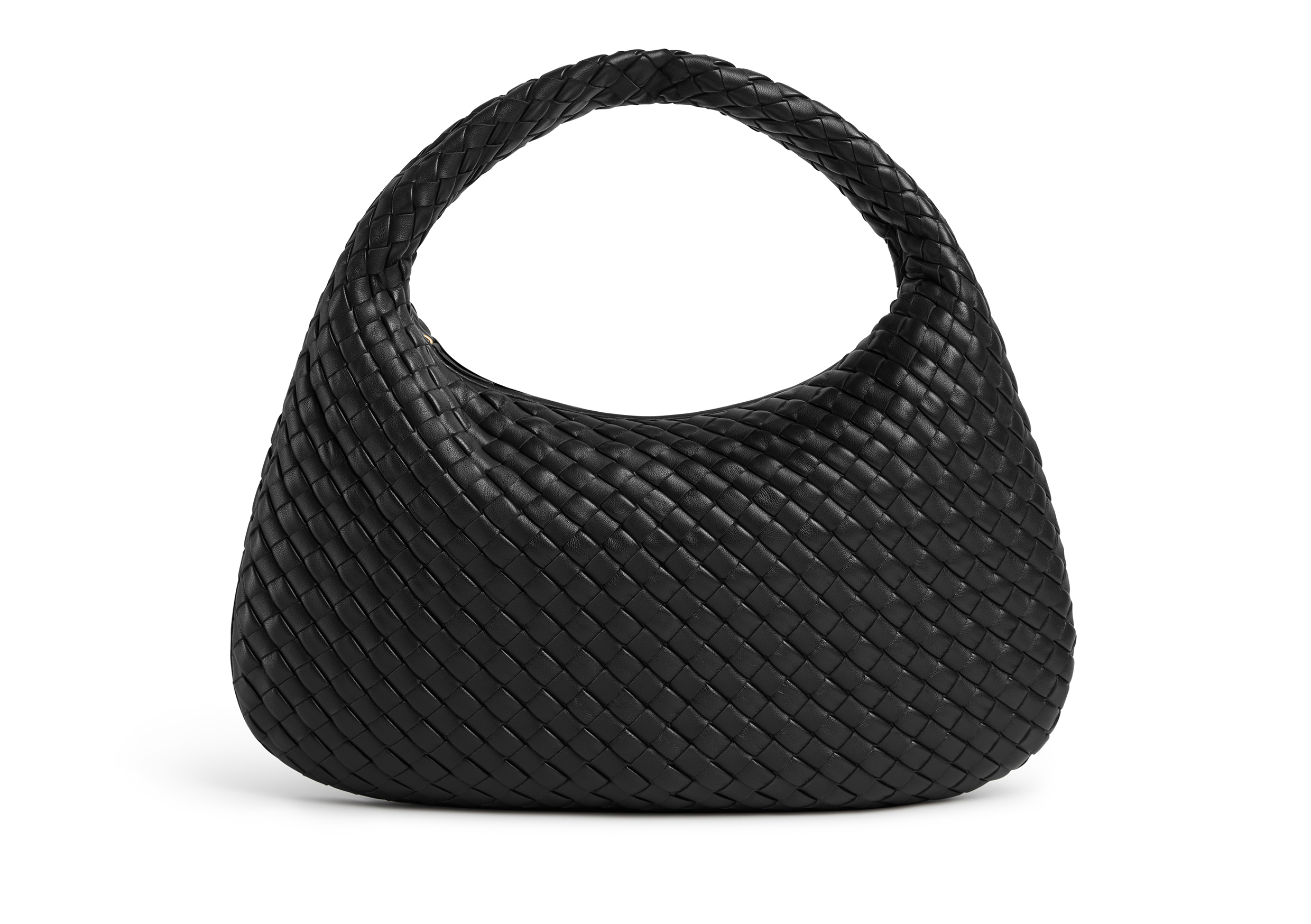 Veneta中型編織皮革肩背包(黑色) NT$173,800(BOTTEGA VENETA提供)